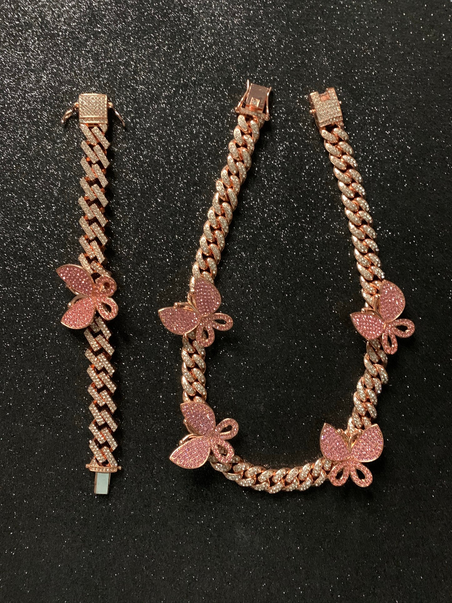 Conjunto de dama, cadena y brazalete tejido cubano con mariposas, oro rosa laminado 18k (4 micras)