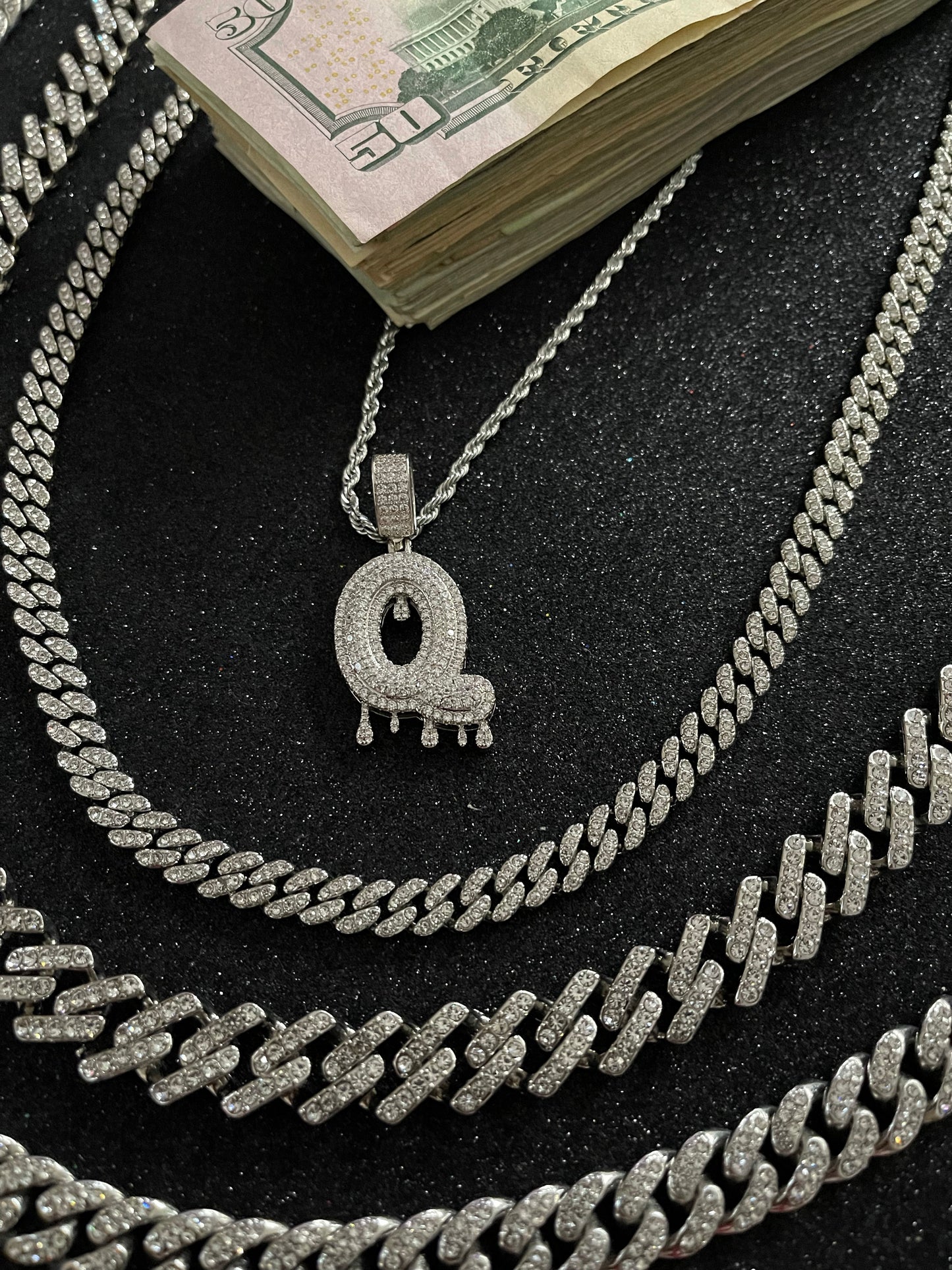 Promoción de letra con cadena torzal de regalo