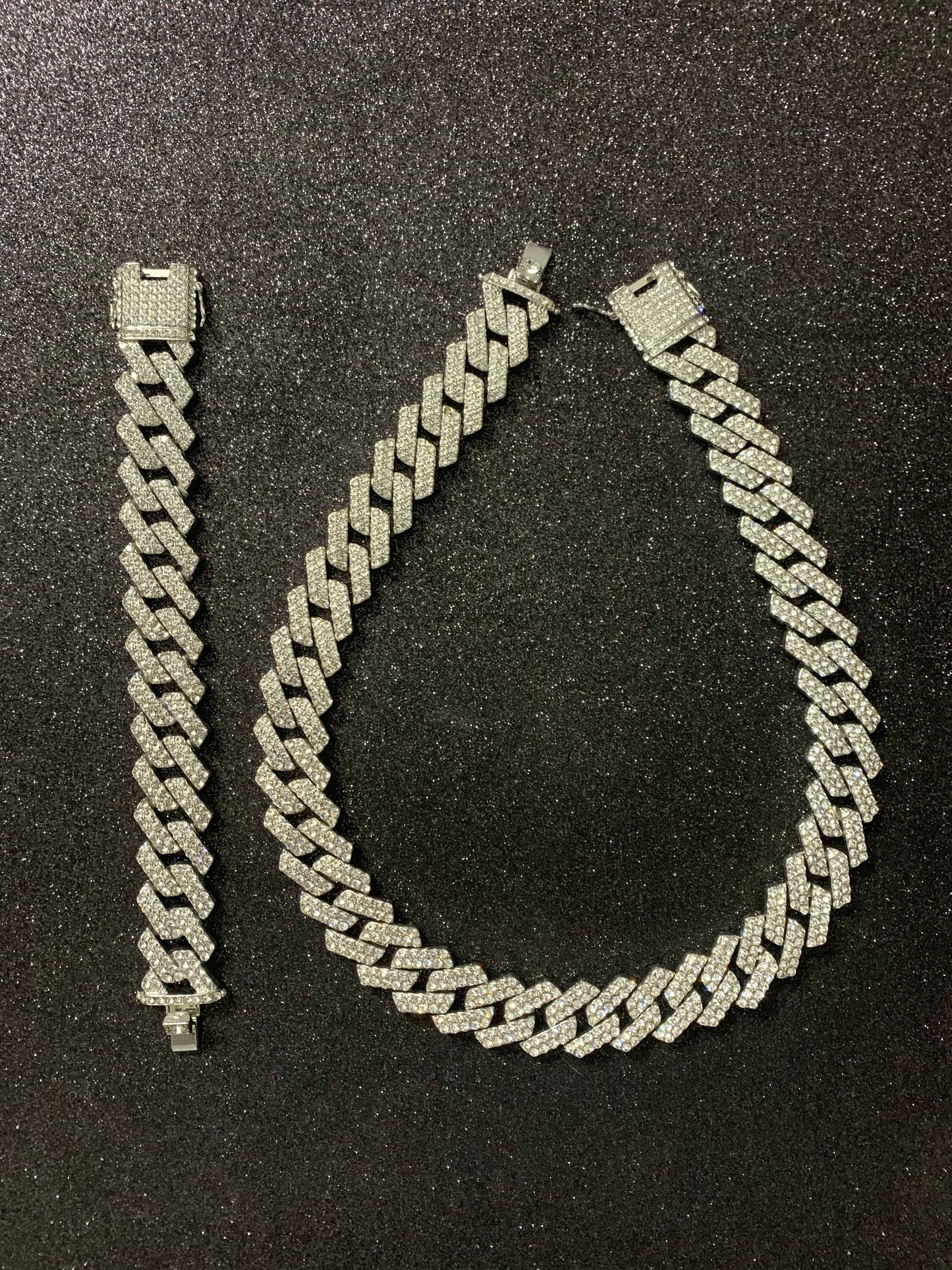 Conjunto brazalete y Cadena 1.9 cm laminado oro blanco 18k (micras)