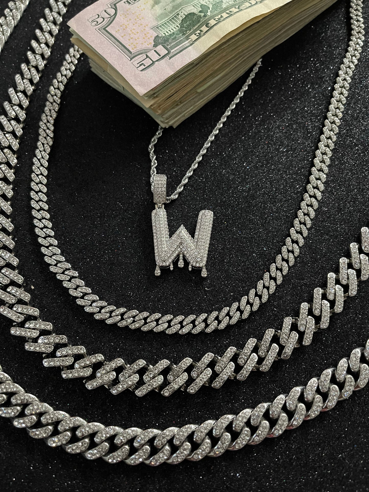 Promoción de letra con cadena torzal de regalo