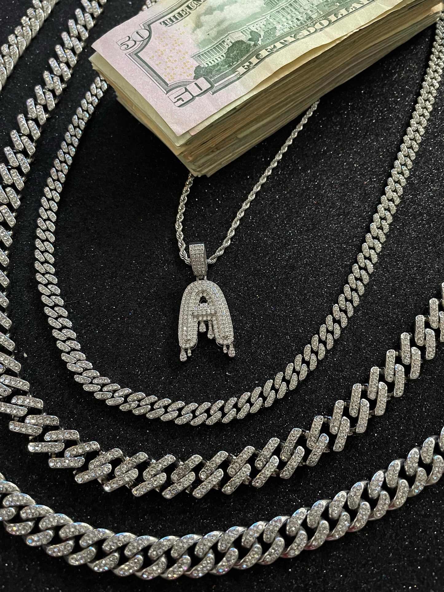 Promoción de letra con cadena torzal de regalo