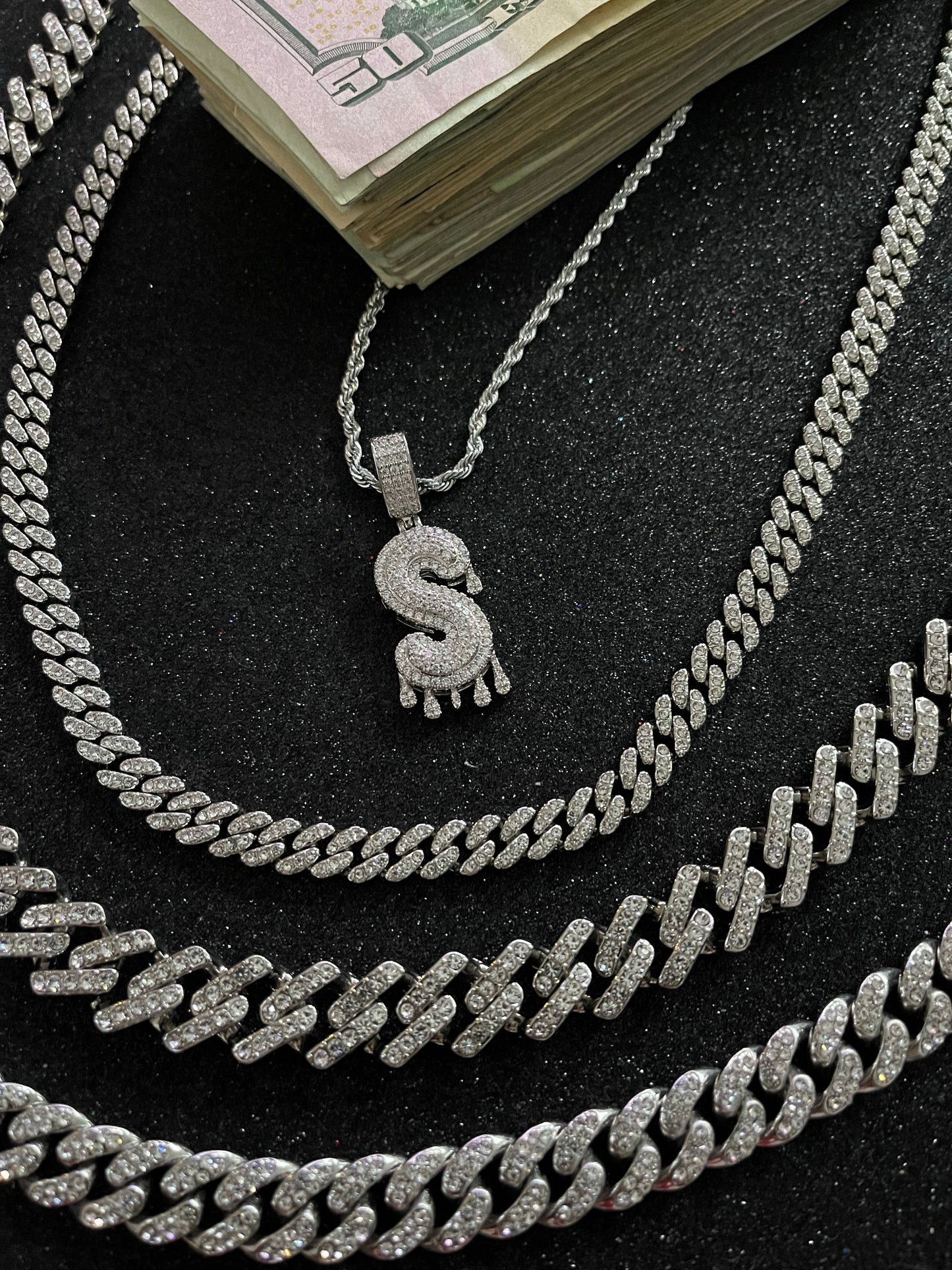 Promoción de letra con cadena torzal de regalo