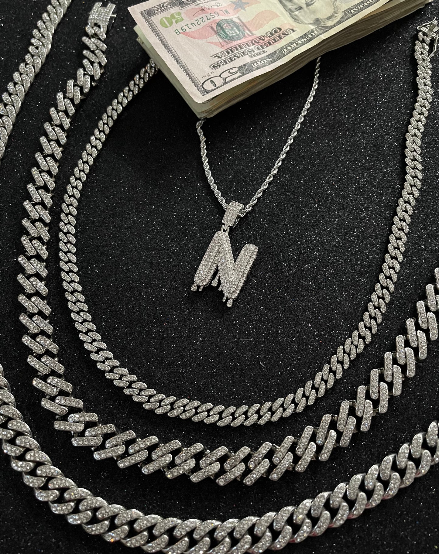 Promoción de letra con cadena torzal de regalo