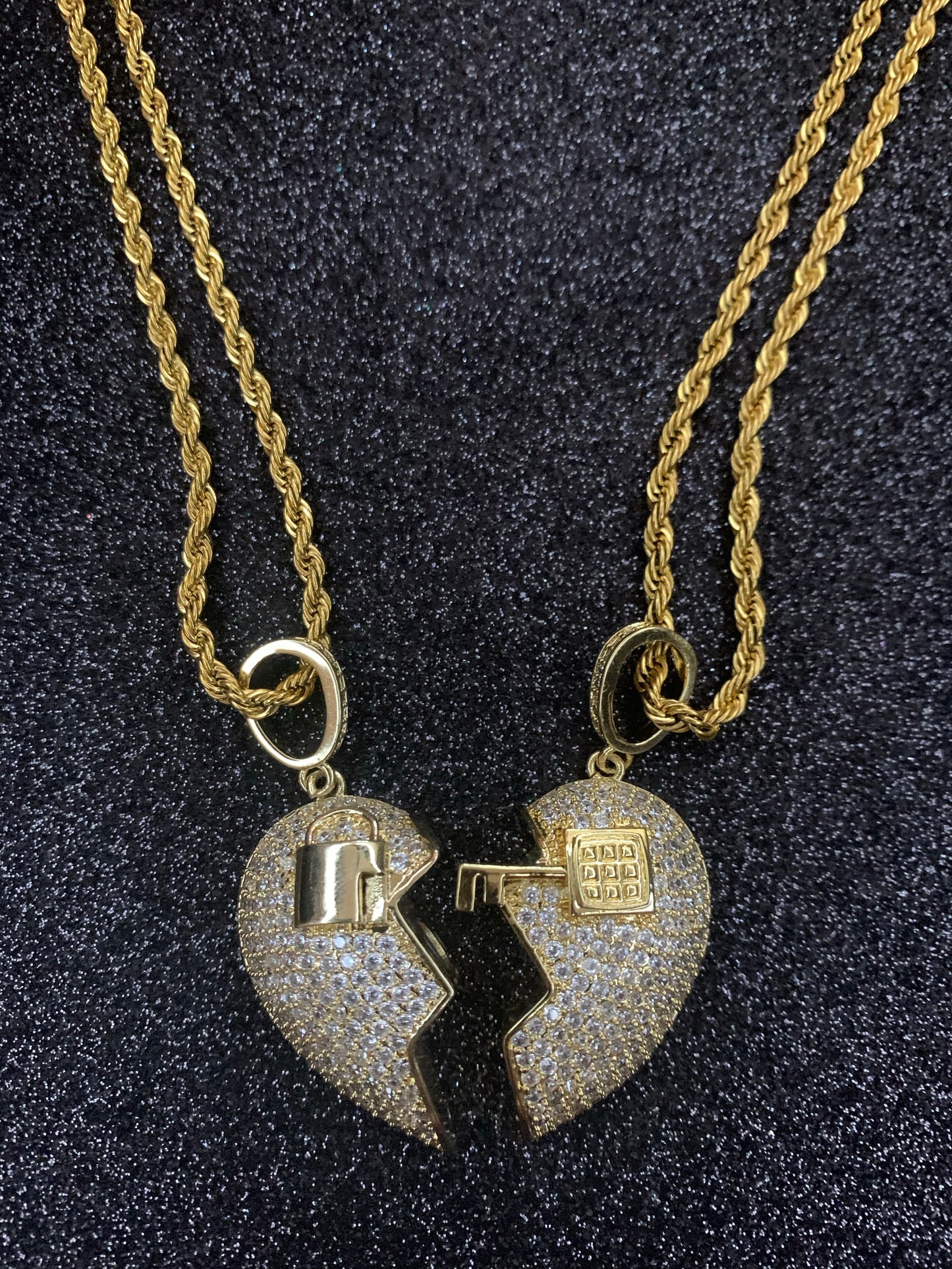 Dije para pareja desplegable con imán, oro laminado 18k (4 micras)
