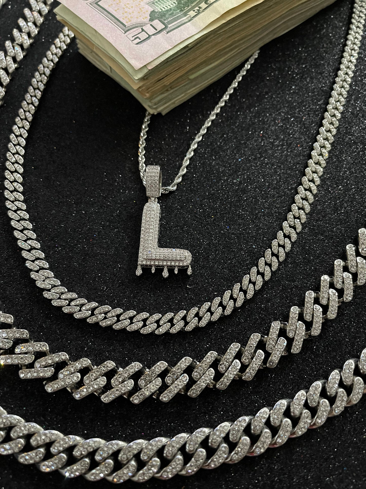 Promoción de letra con cadena torzal de regalo
