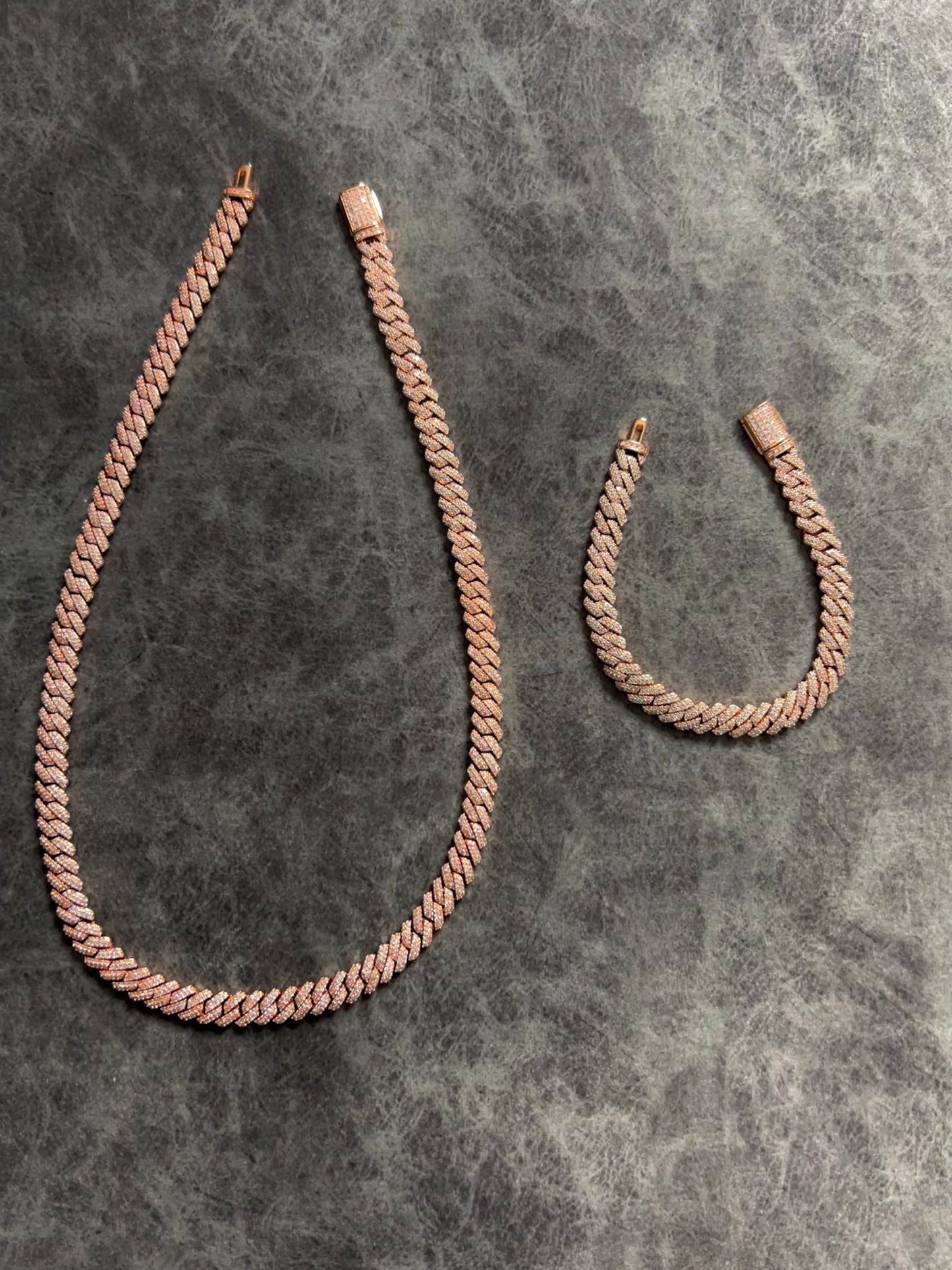 Conjunto Cadena y brazalete laminado en oro rosa de 18 k ( 22 micras)