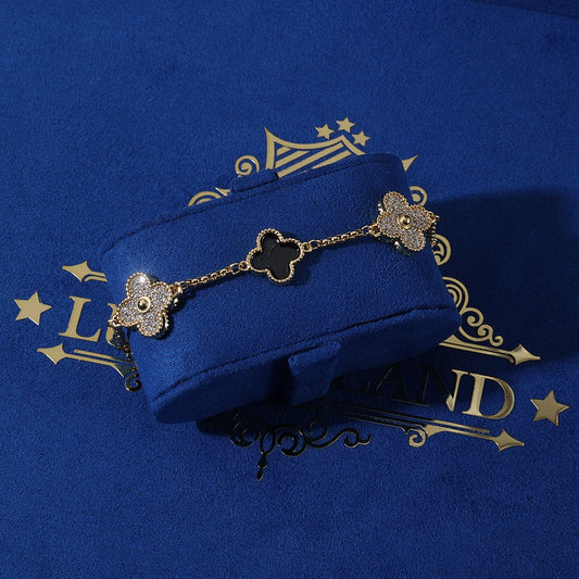Brazalete VC. black golden and negro full iced (colección 2025)