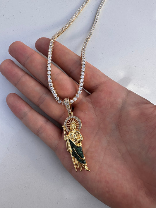 Dije de San Judas Tadeo laminado en oro con cadena tennis en promo golden 18k