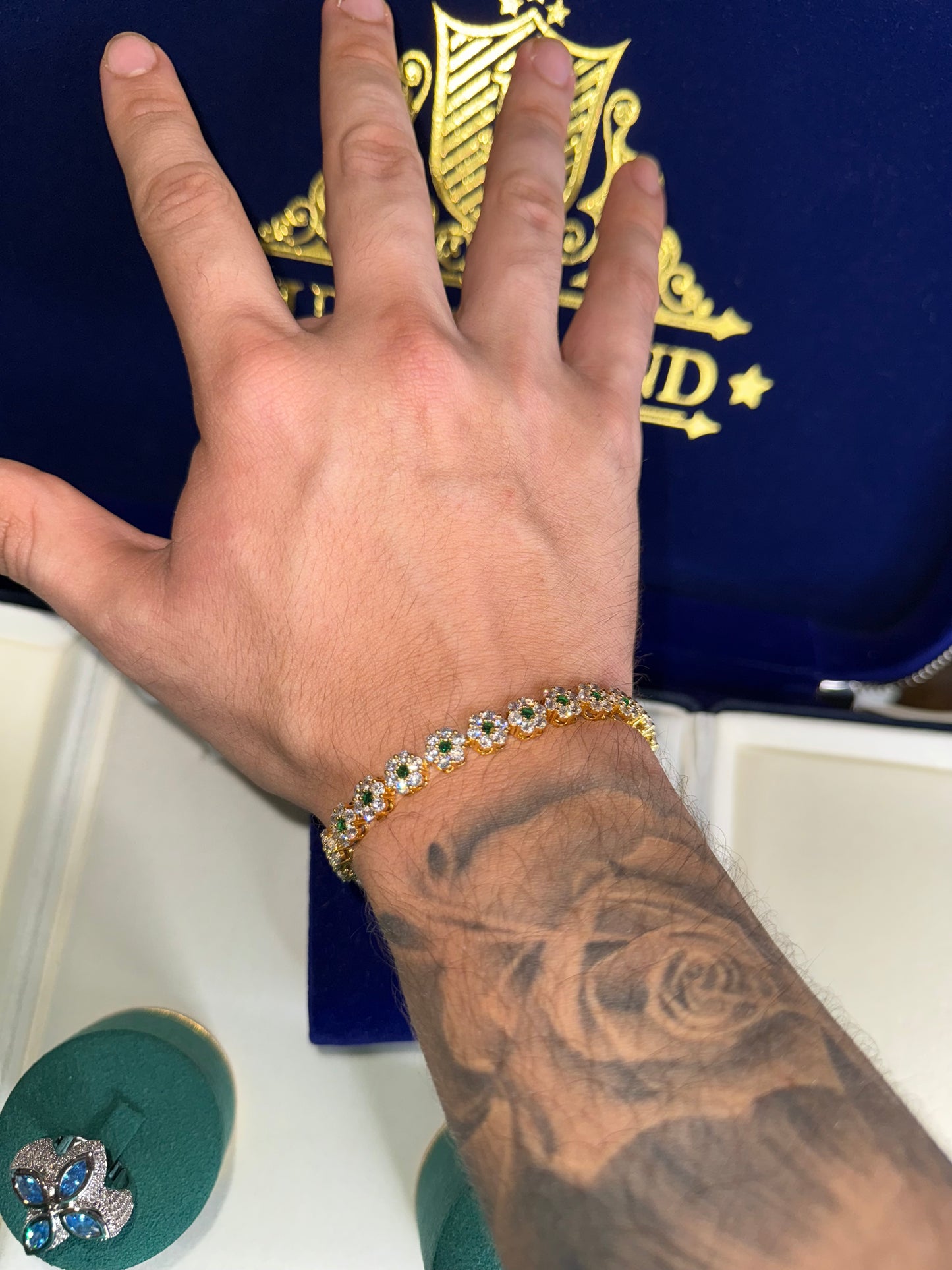 Brazalete octagon esmerald golden plated