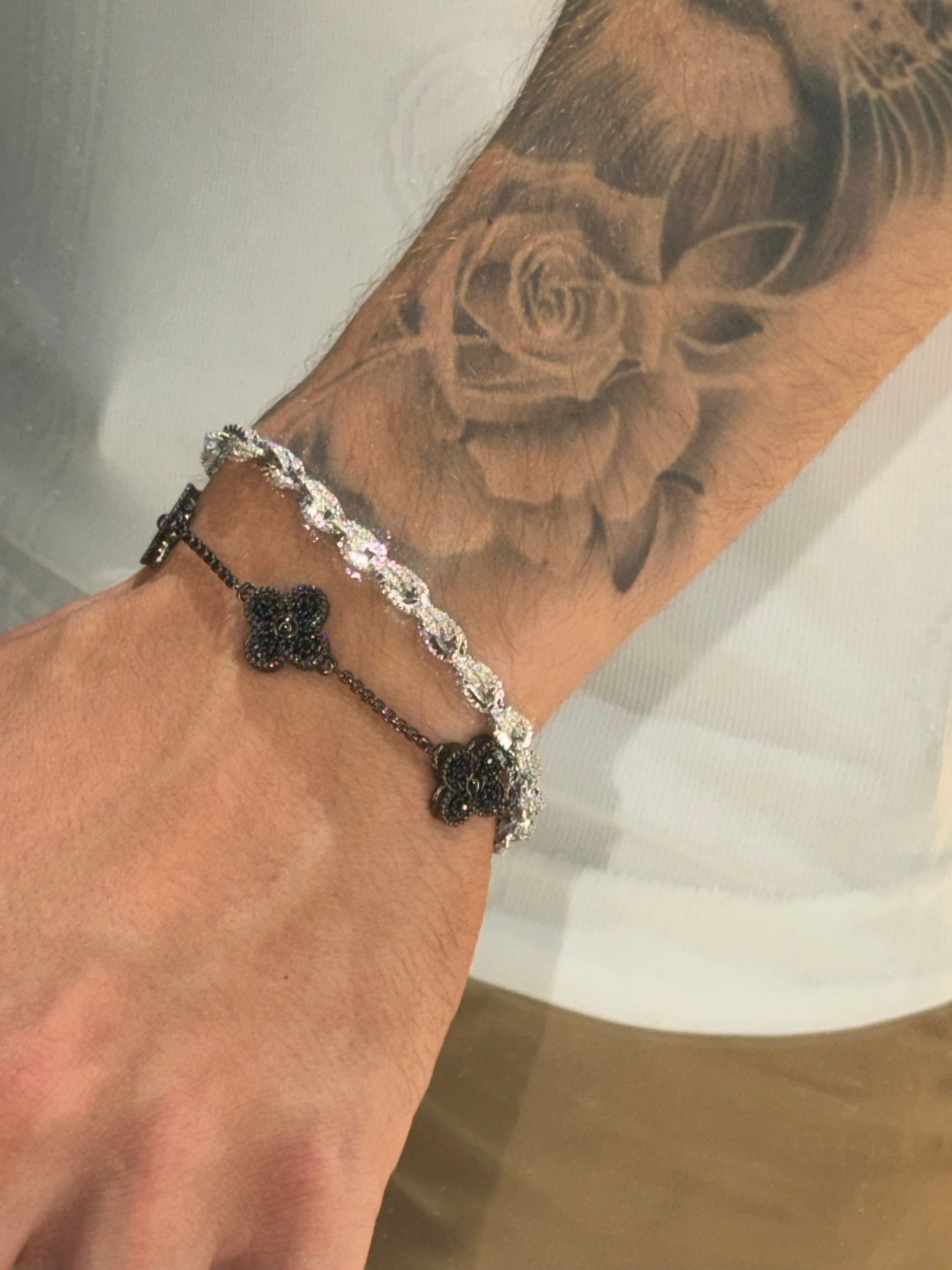 Combo de brazalete VC. full black con white full iced rope torzal (copia)