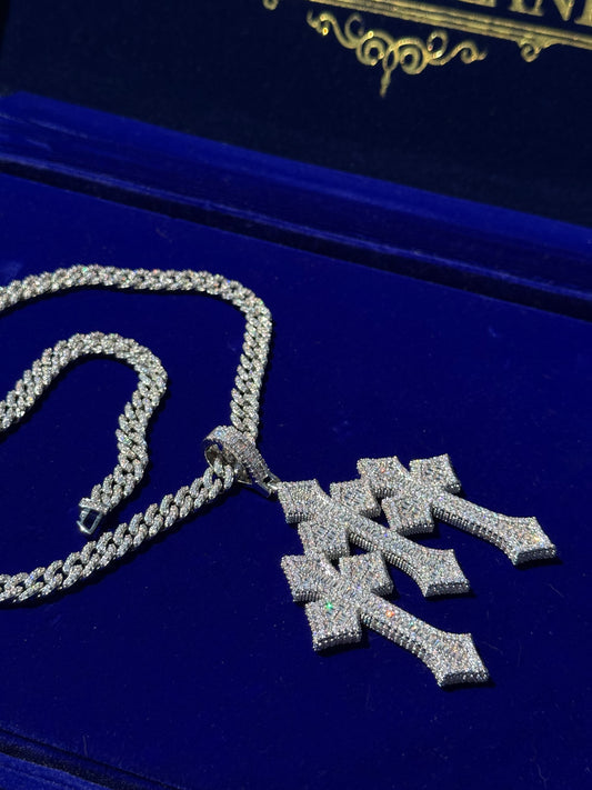 Cadena cuban link 7 mm y dije triple cross en promo