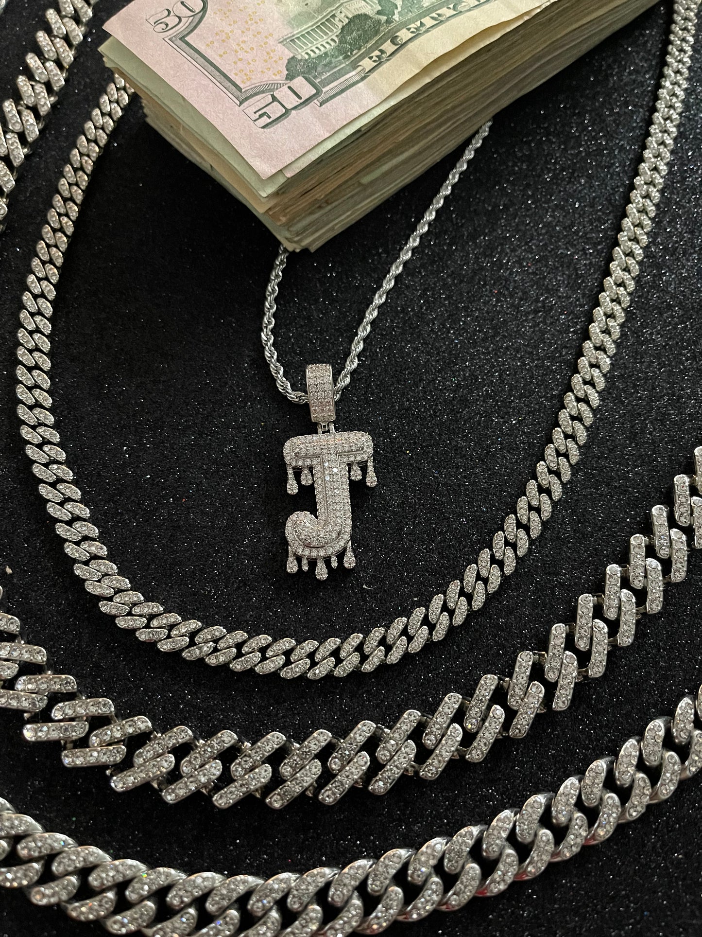 Dije de inicial con cadena torzal 3mm white gold