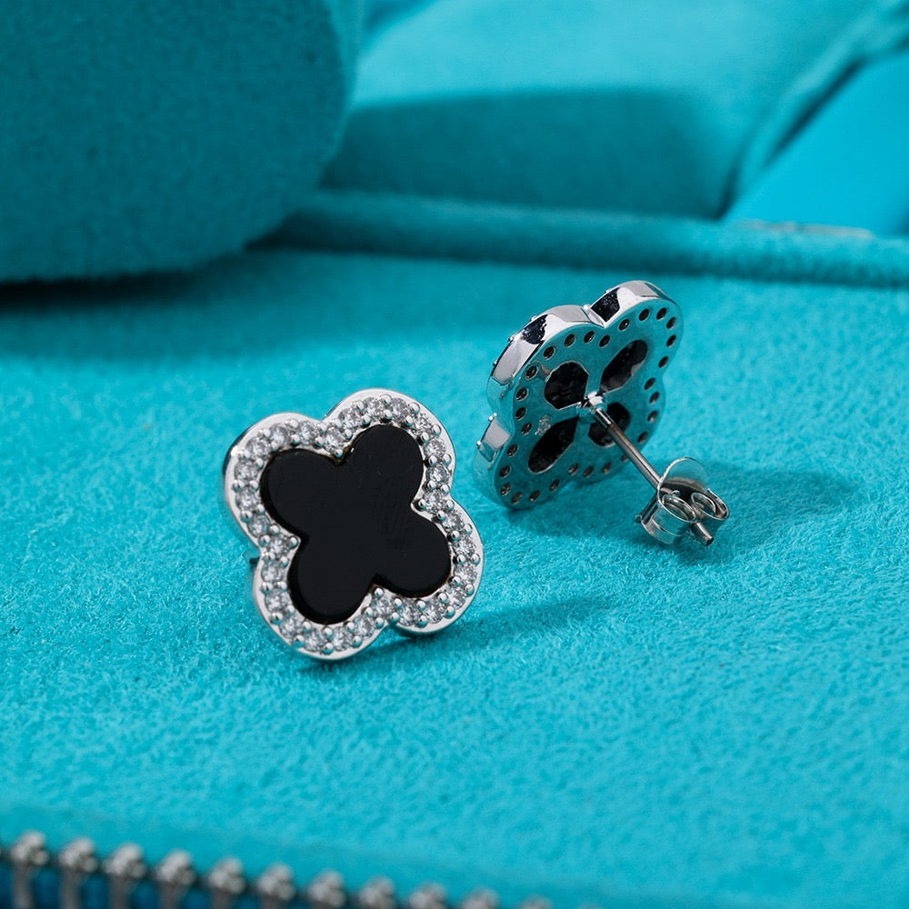 Aretes VC. whitegold plated black bottom 2025