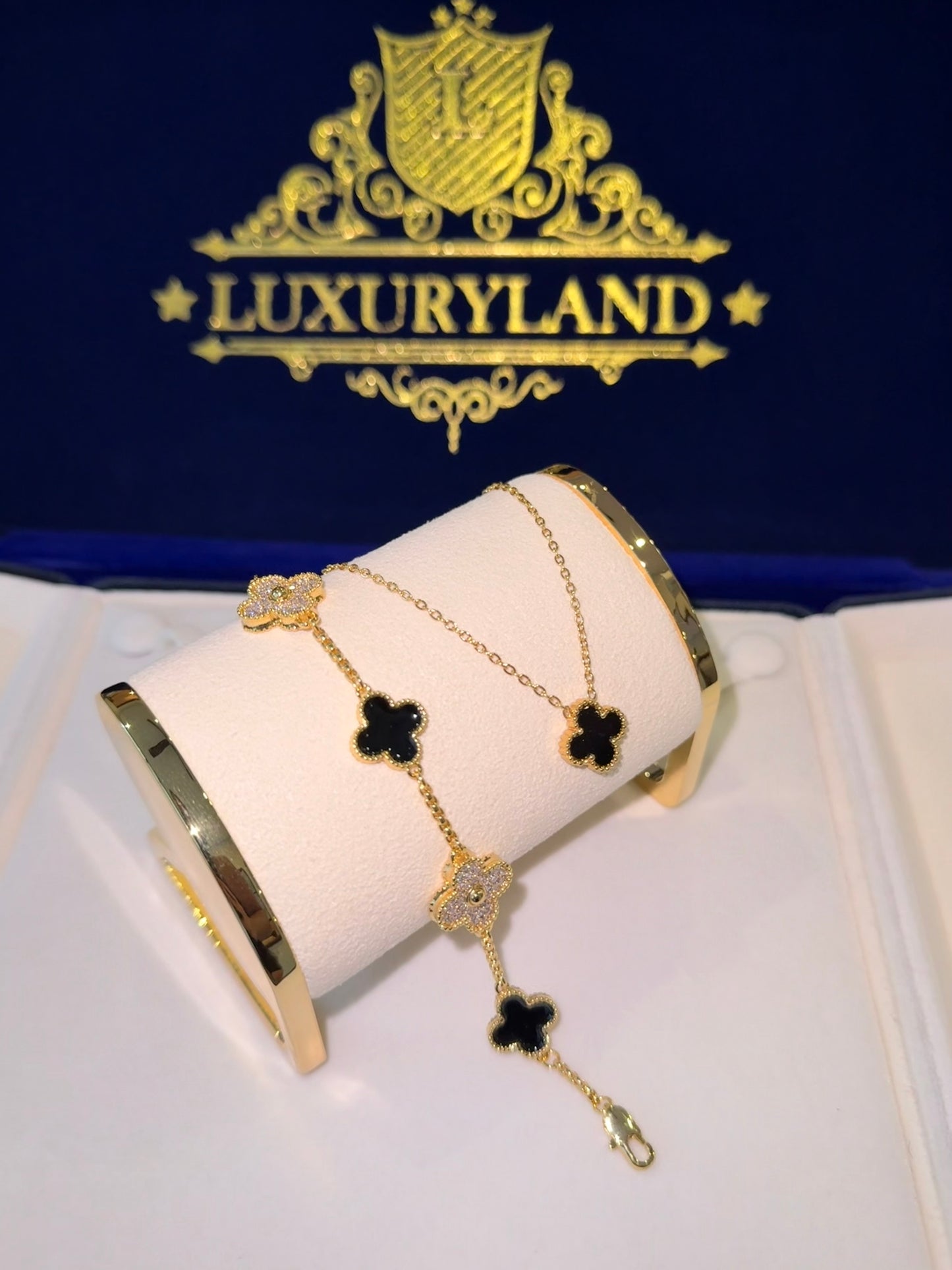 Combo brazalete y gargantilla VC. black x golden