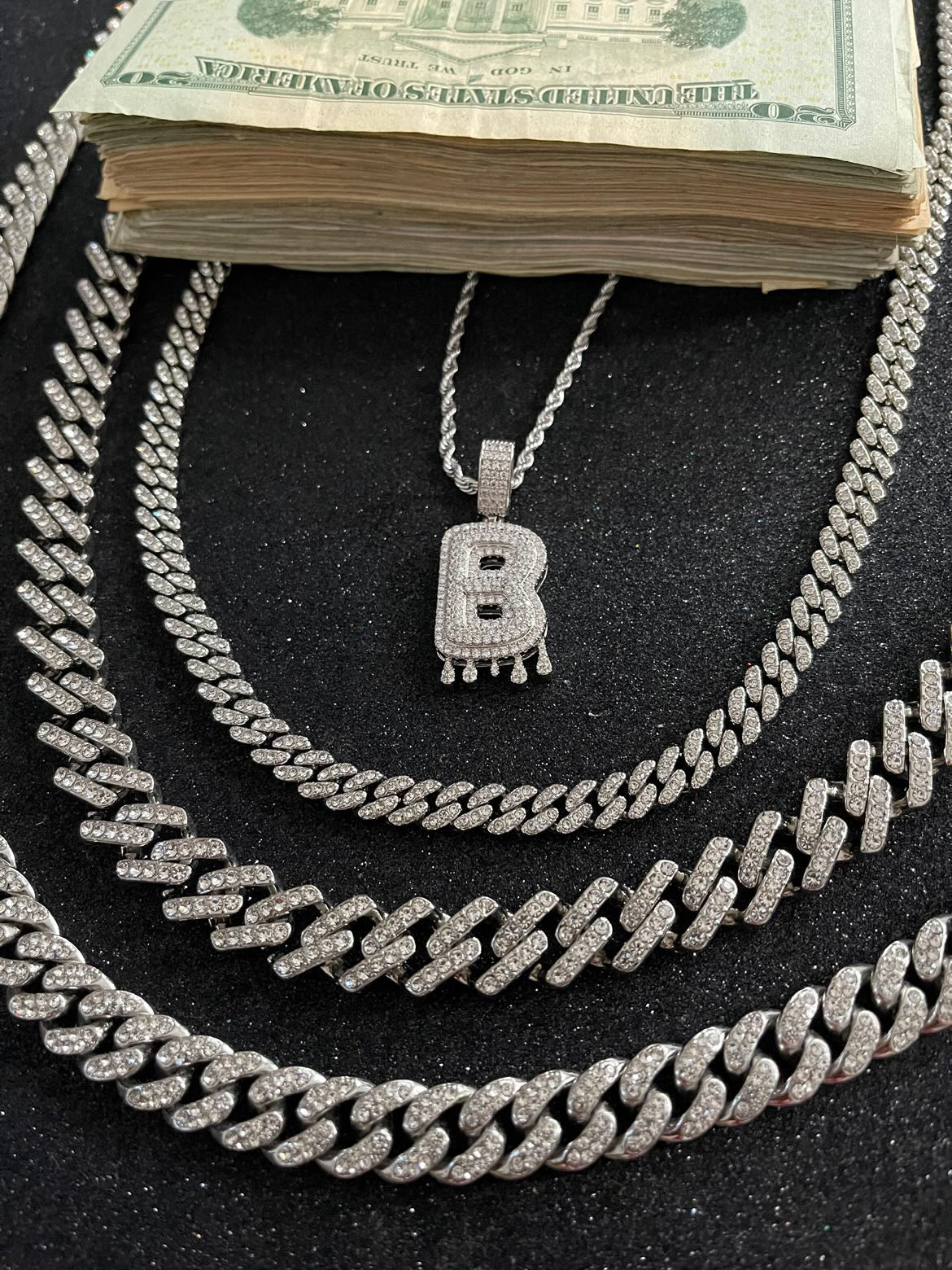 Dije de inicial con cadena torzal 3mm white gold