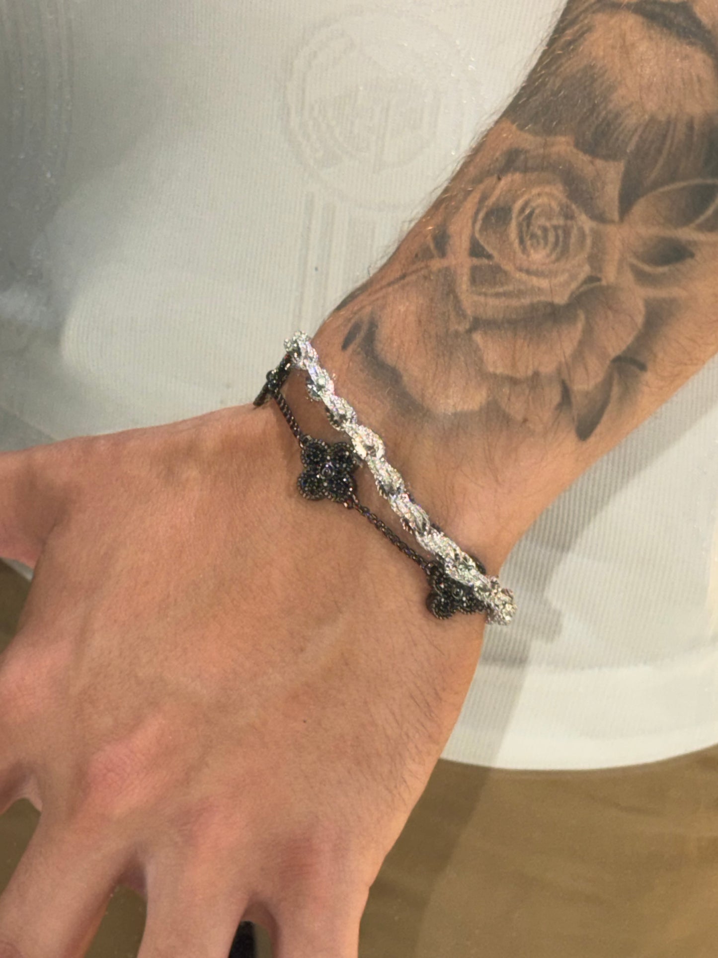 Combo de brazalete VC. full black con white full iced rope torzal (copia)