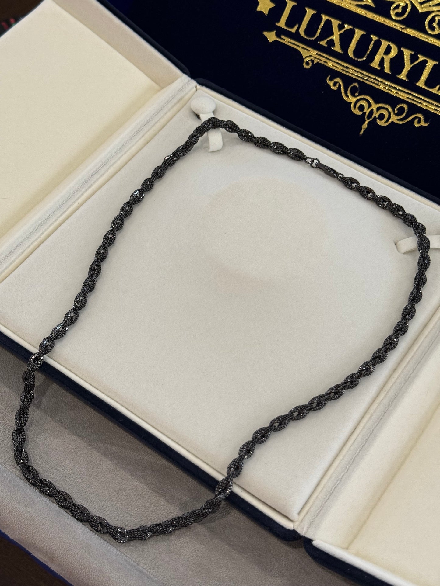 Combo cadena tennis 5mm VC white gold x black + Cadena torzal rope 6mm full black con incrustaciones