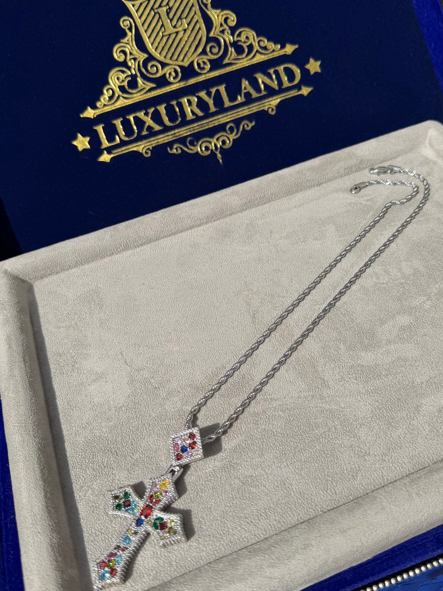 Dije de cruz Vitral con torzal whitegold 3 mm