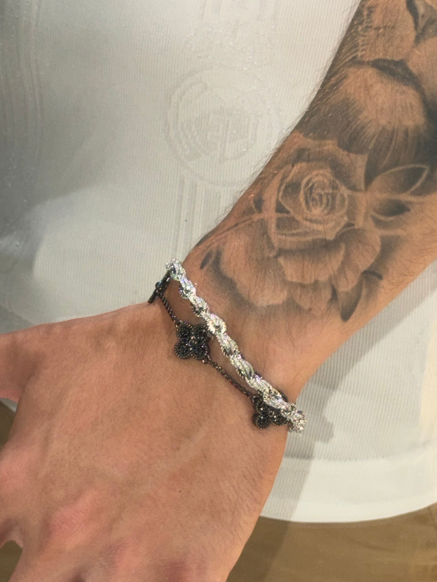 Combo de brazalete VC. full black con white full iced rope torzal (copia)