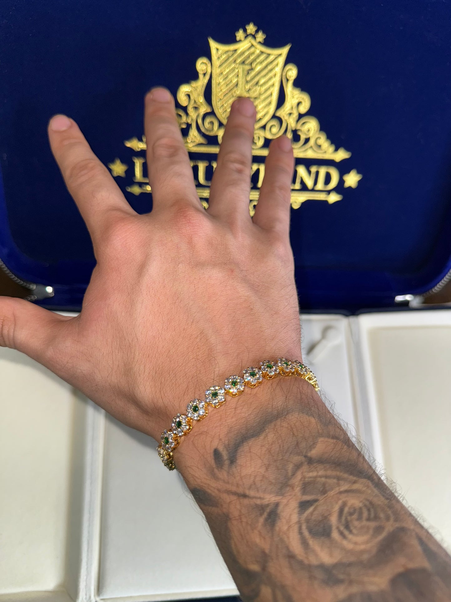 Brazalete octagon esmerald golden plated