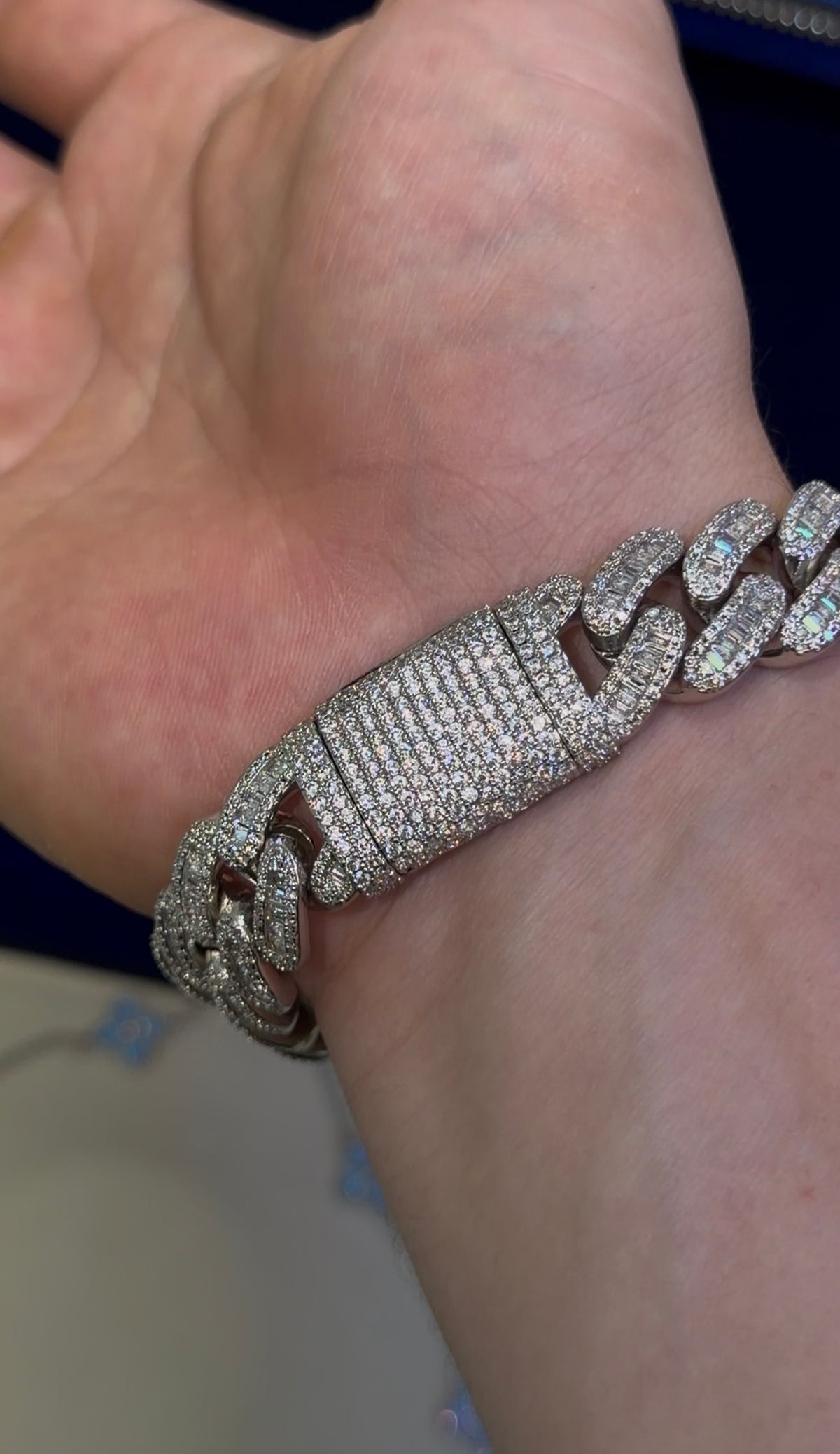 Brazalete round baguette whitegold (box clasp)