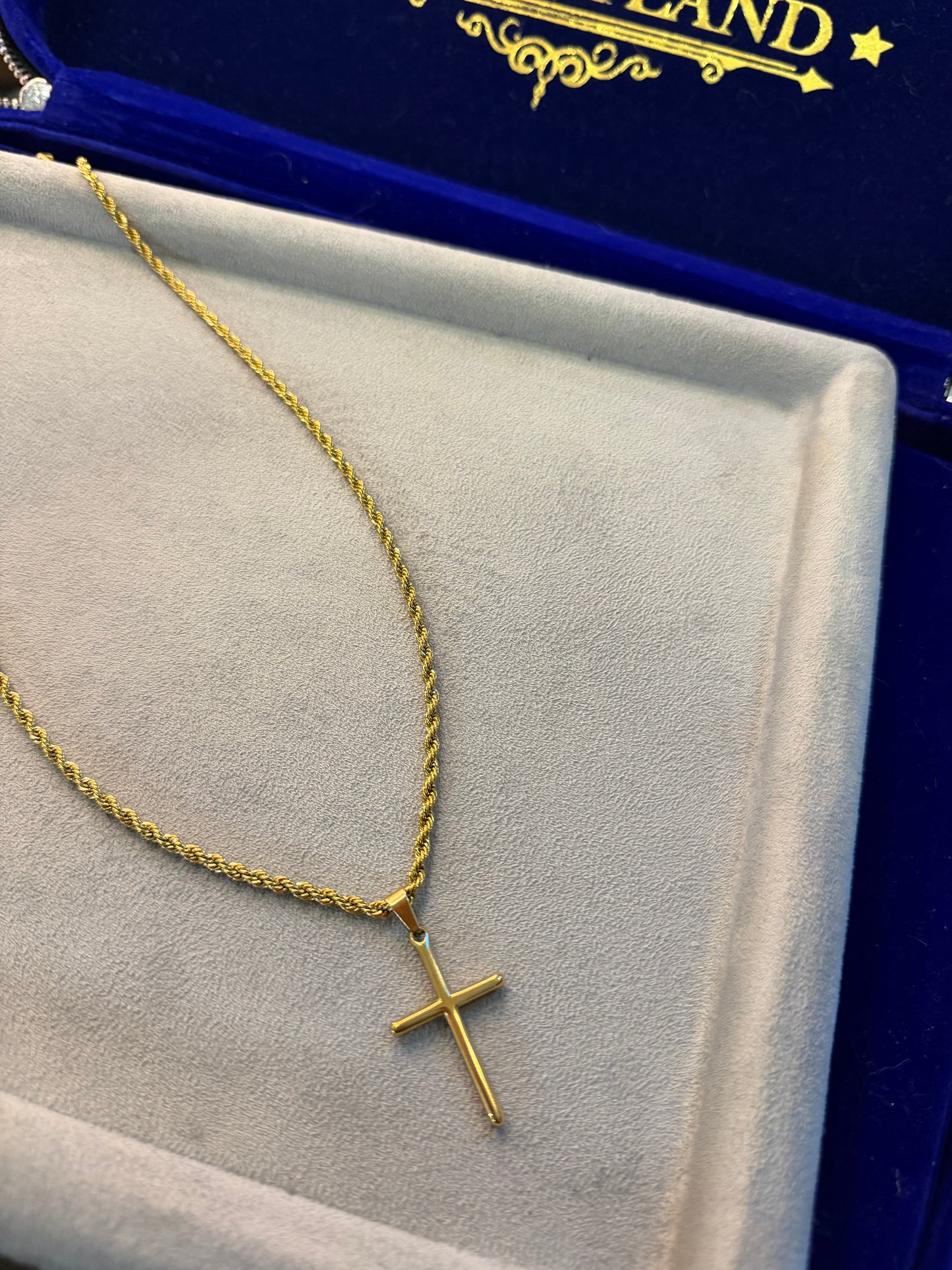 Dije de cruz  y cadena torzal 3mm ()