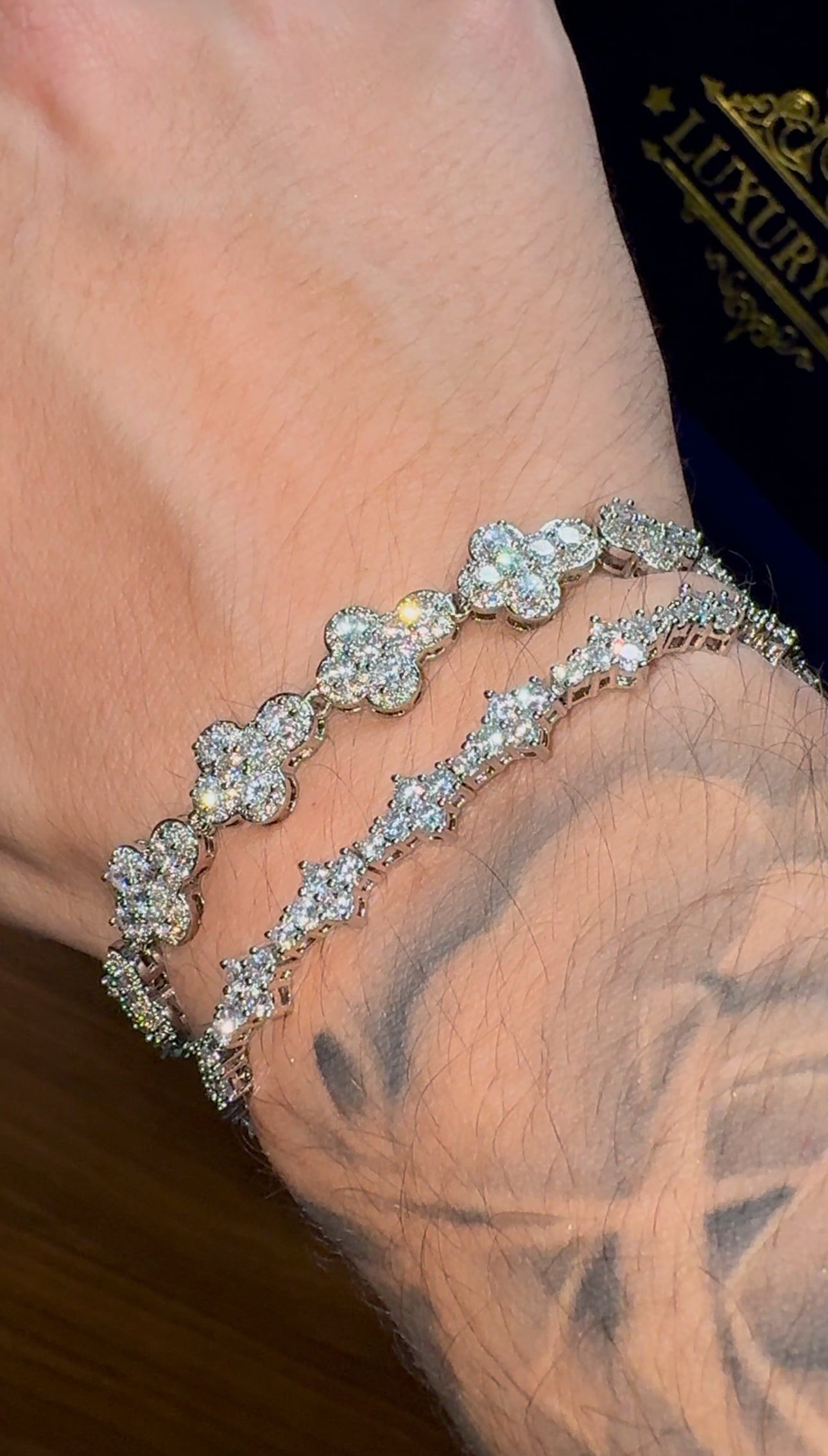 Combo de brazaletes: CROSS WHITEGOLD FULL ICED BRACELET AND TINY CROSS TENNIS BRACELET