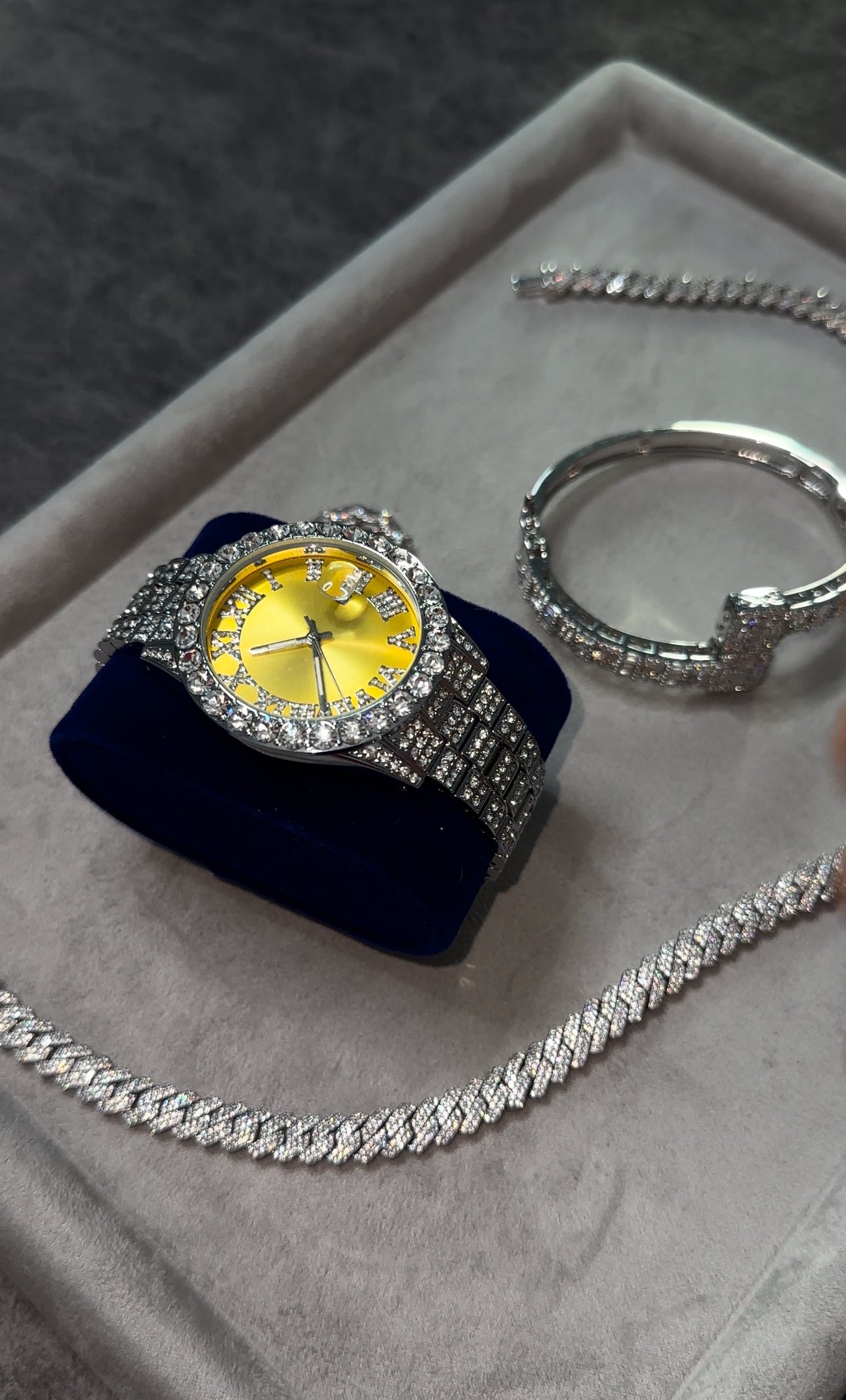 Reloj full ice swarovski (yellow) laminado en oro blanco 18k