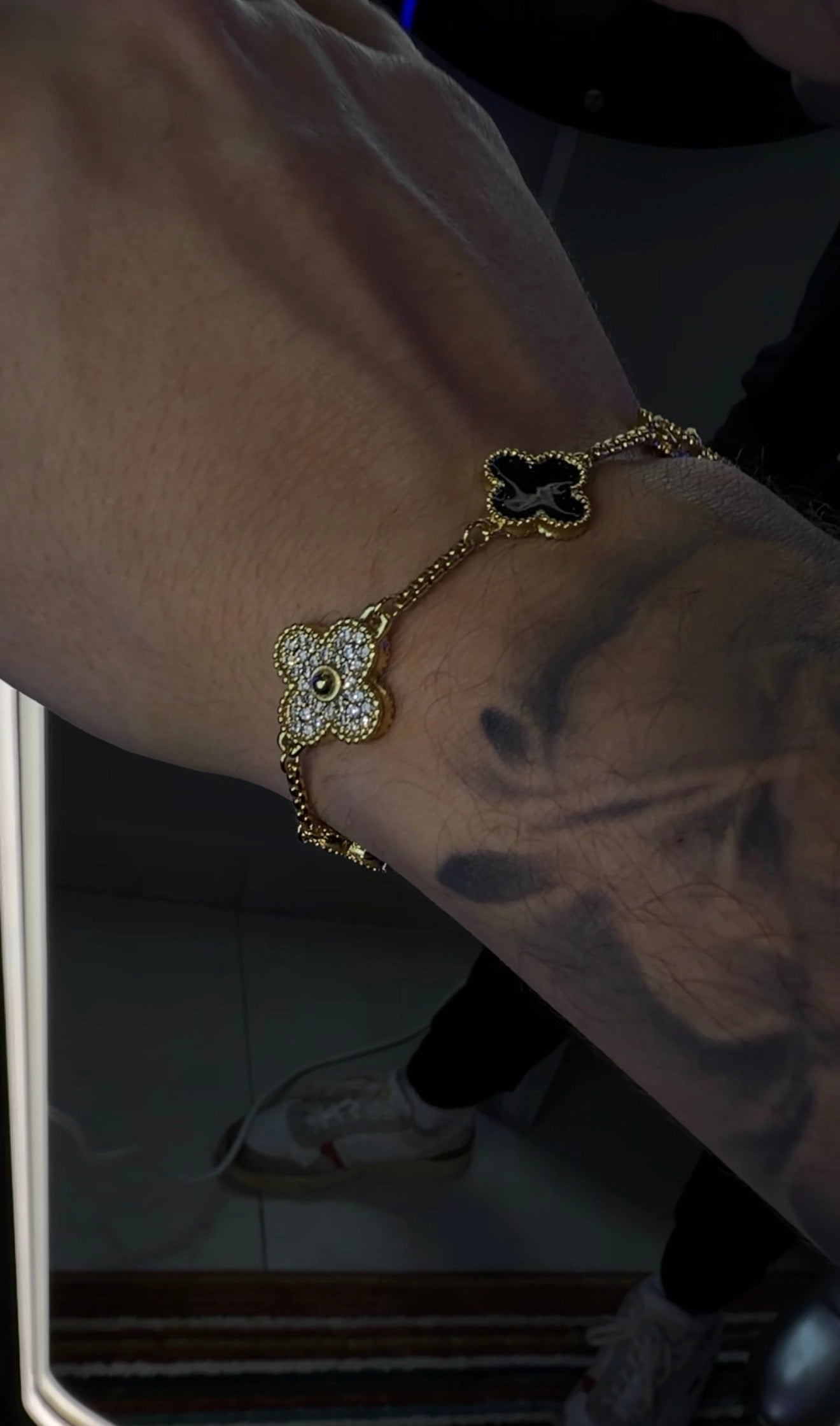 Brazalete VC. black golden and negro full icedd