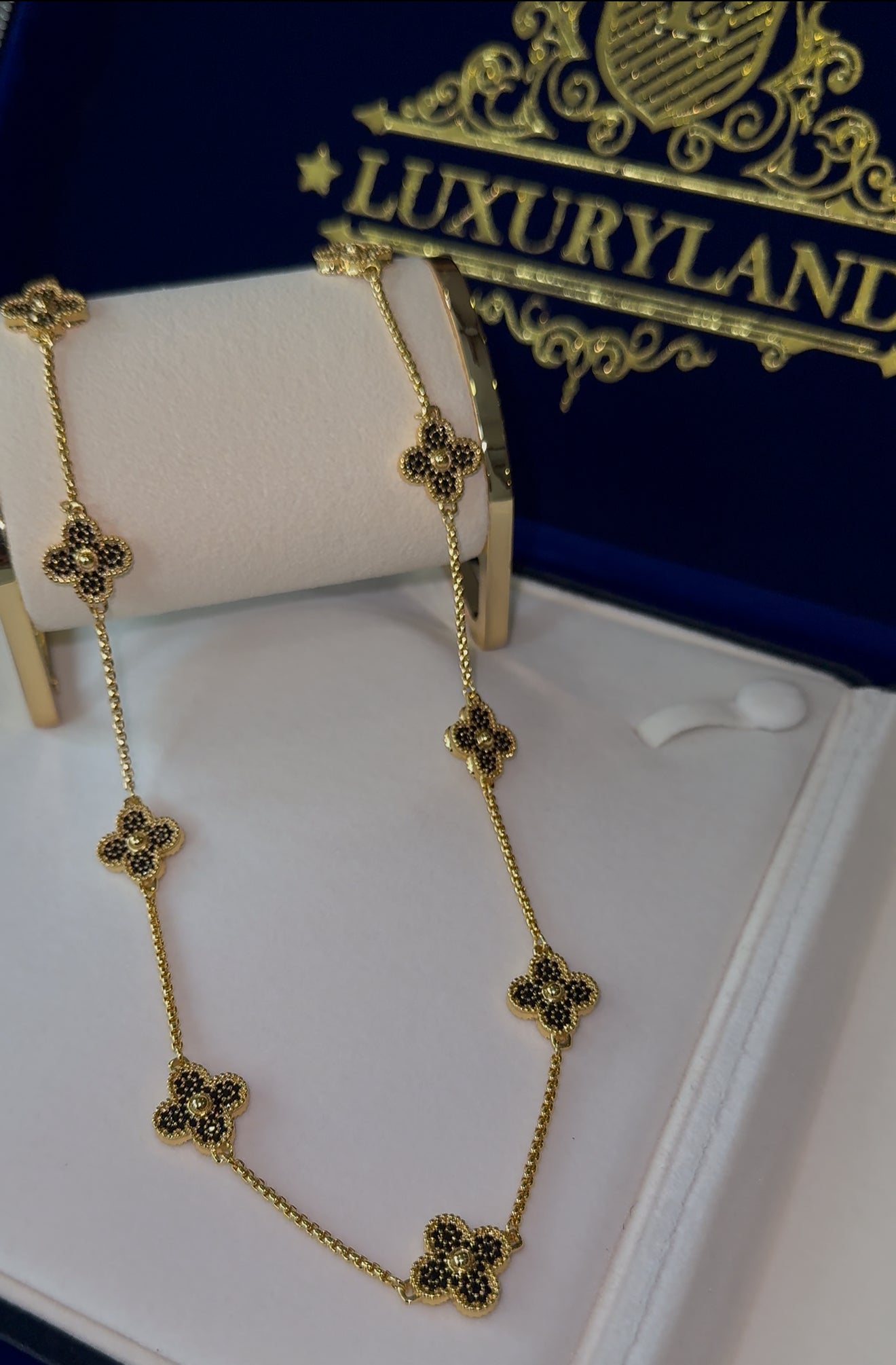 Cadena VC full iced golden x black