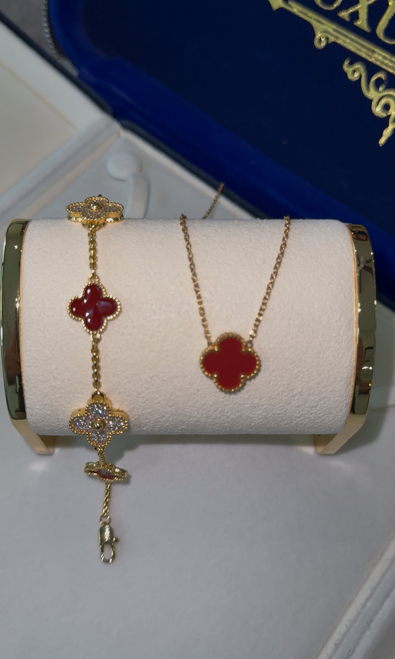 CONJUNTO cadena y brazalete VC. golden x red
