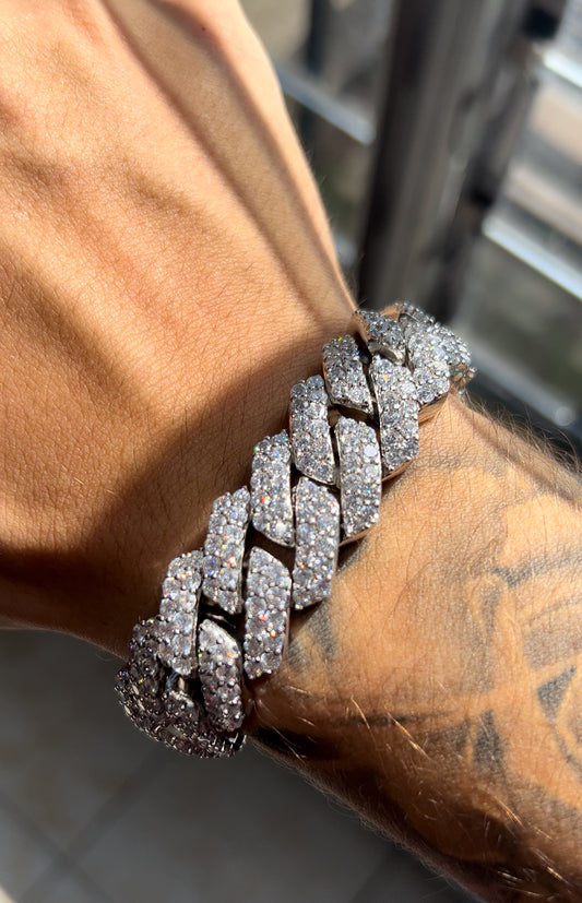 Brazalete cuban link 19mm white gold full iced con broche de caja