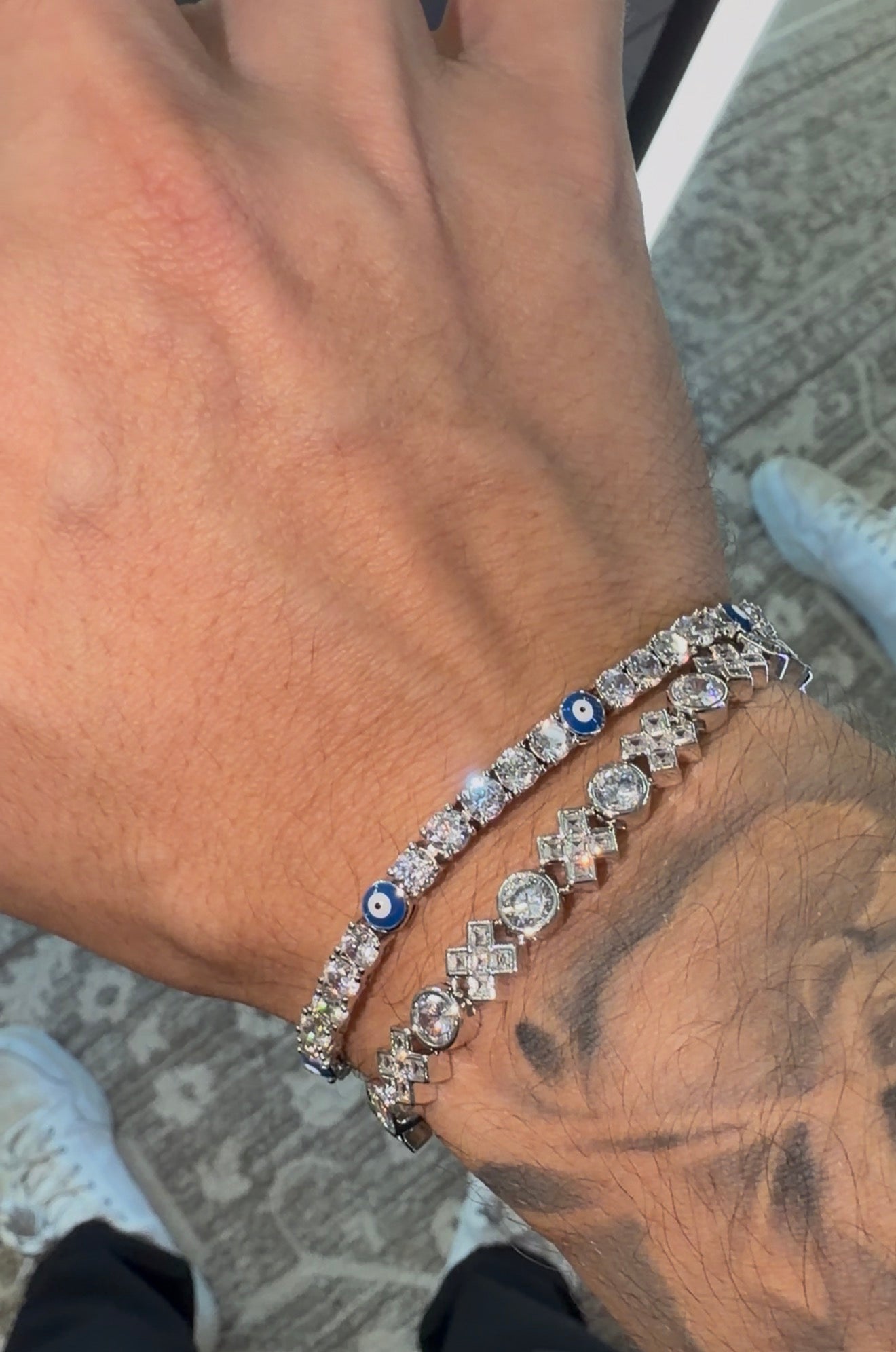 combo de brazaletes en dúo (brazalete gato y ojo turco tennis 4 mm)