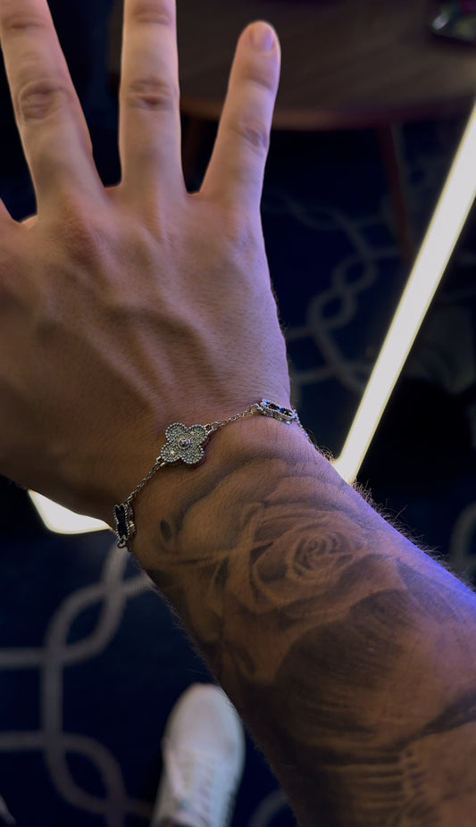 Brazalete VC. White and black negro full iced