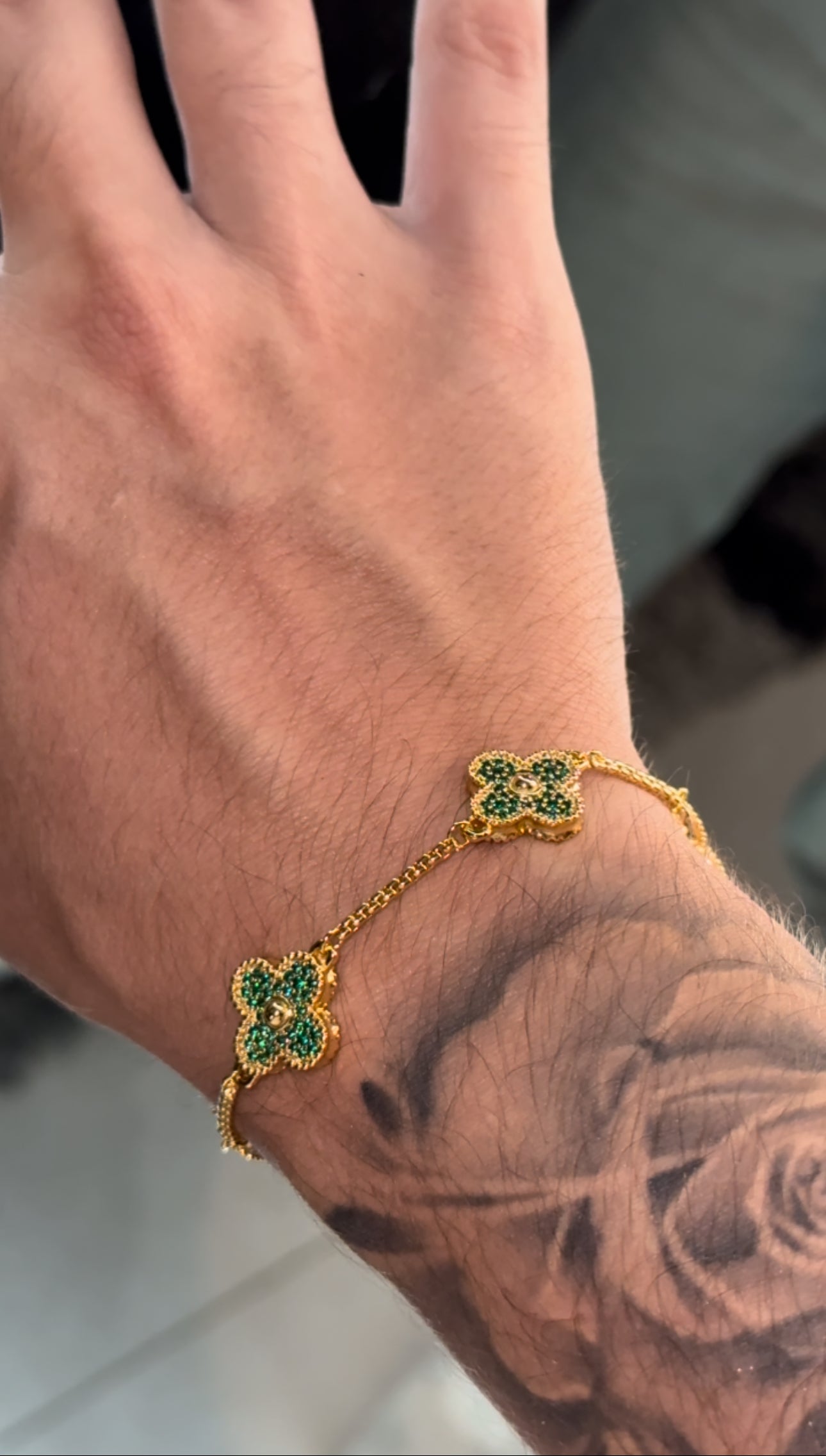 Brazalete vancleef golden+green  full iced