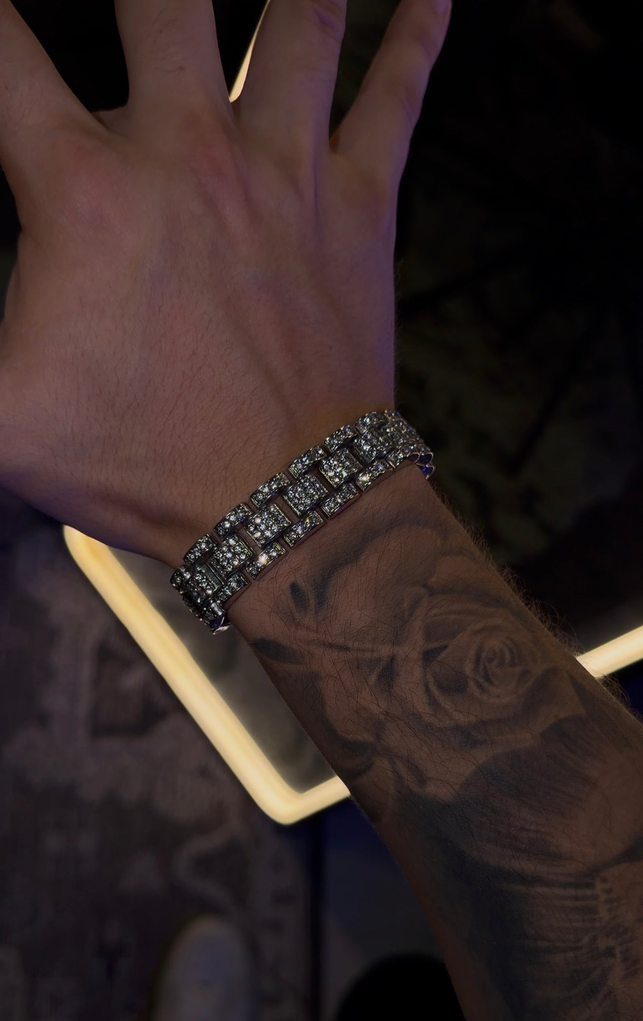 Brazalete corte reloj laminado en 18 k oro blanco (4 micras)