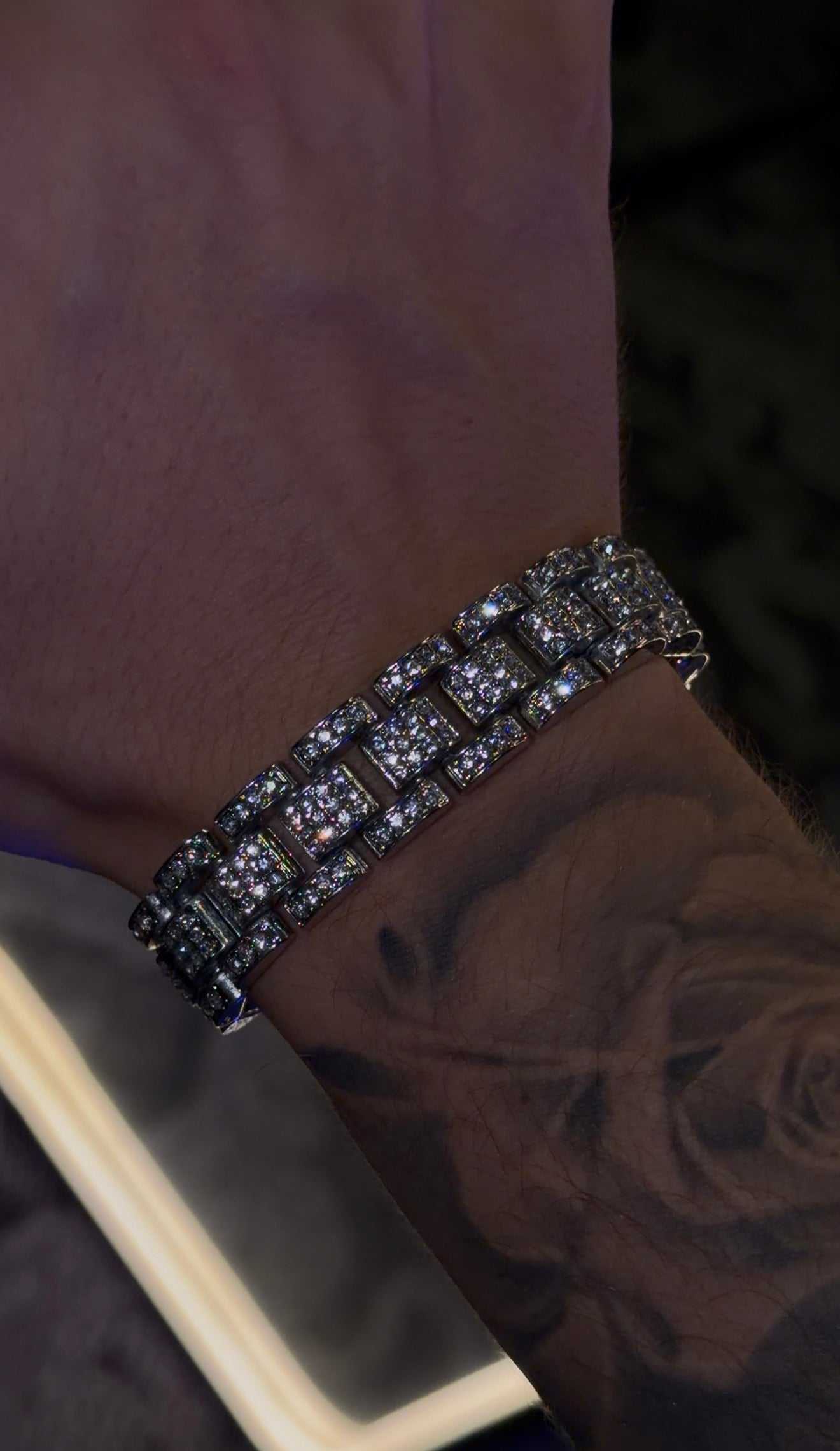 Brazalete corte reloj laminado en 18 k oro blanco (4 micras)