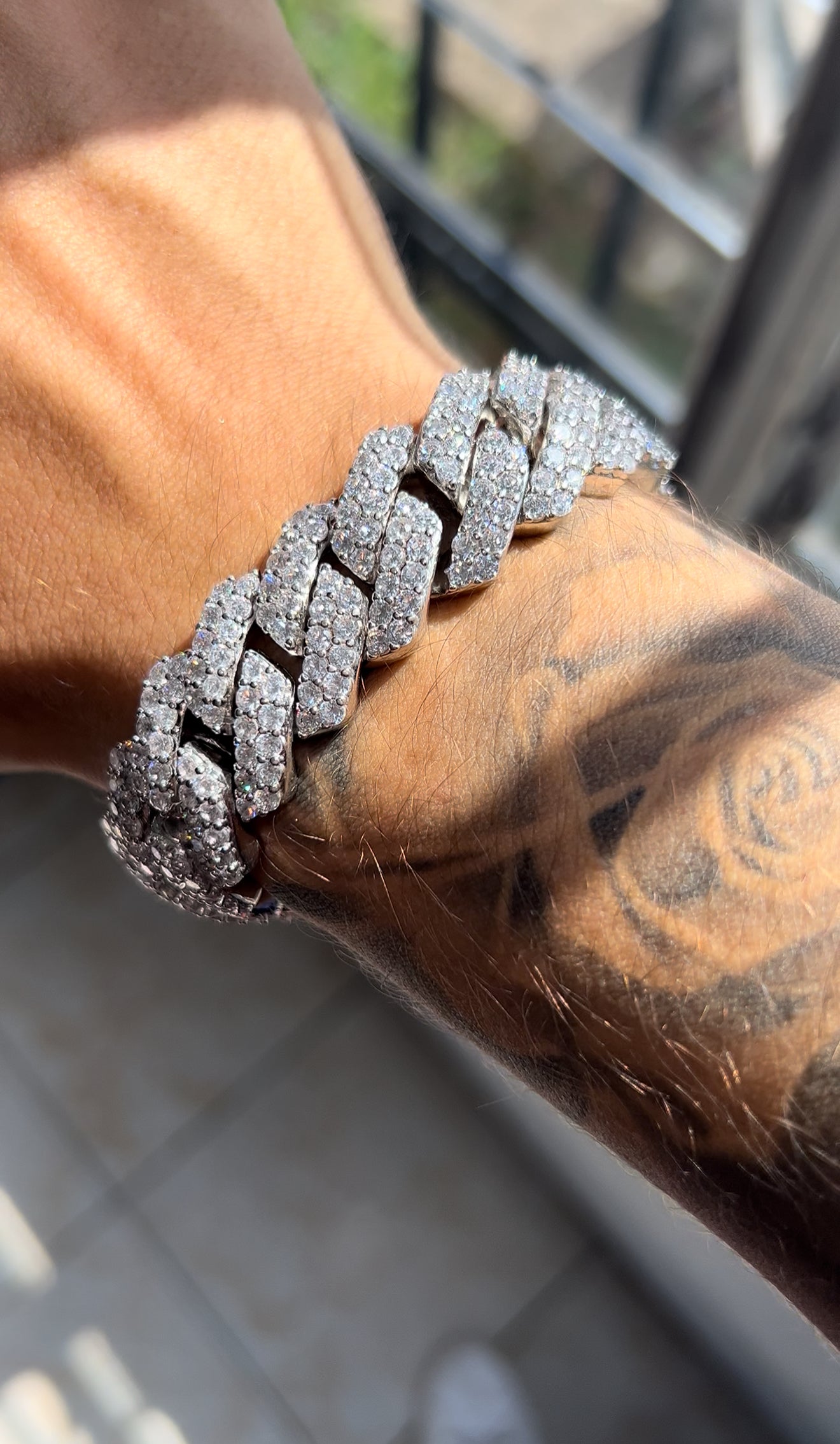 Brazalete prong link 19 mm whitegold plated