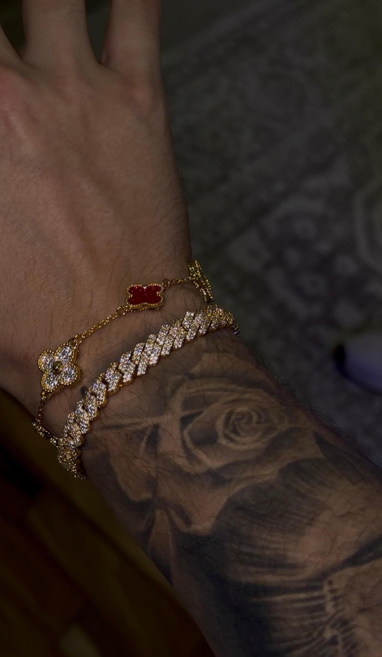 Combo dúo en promo! Brazalete VC GOLD AND RED y BRAZALETE CUBANO 8 MM PRONG LINK