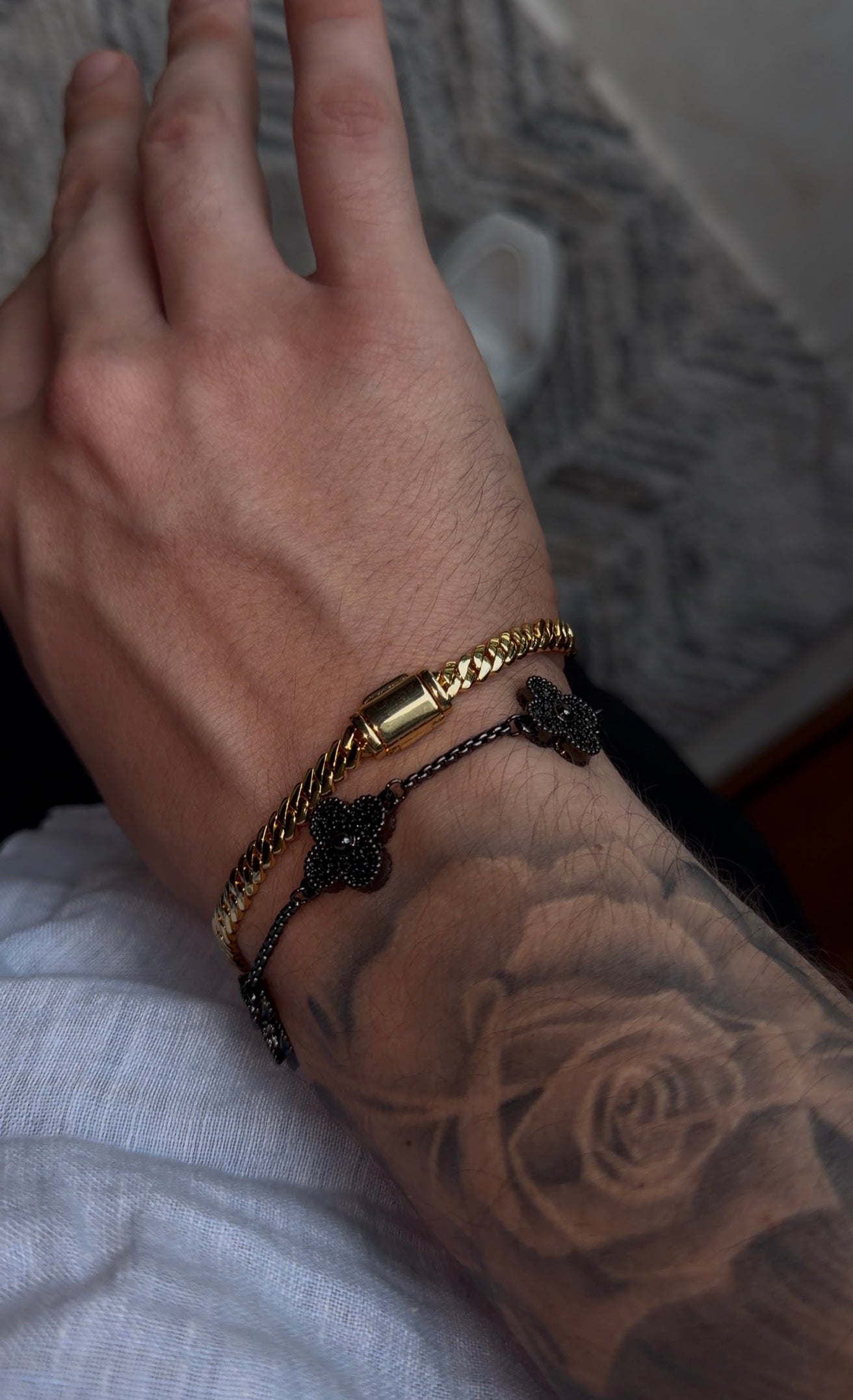 Combo dúo en promo con brazalete VC BLACK fully iced out y brazalete  cuban  gold  6 mm