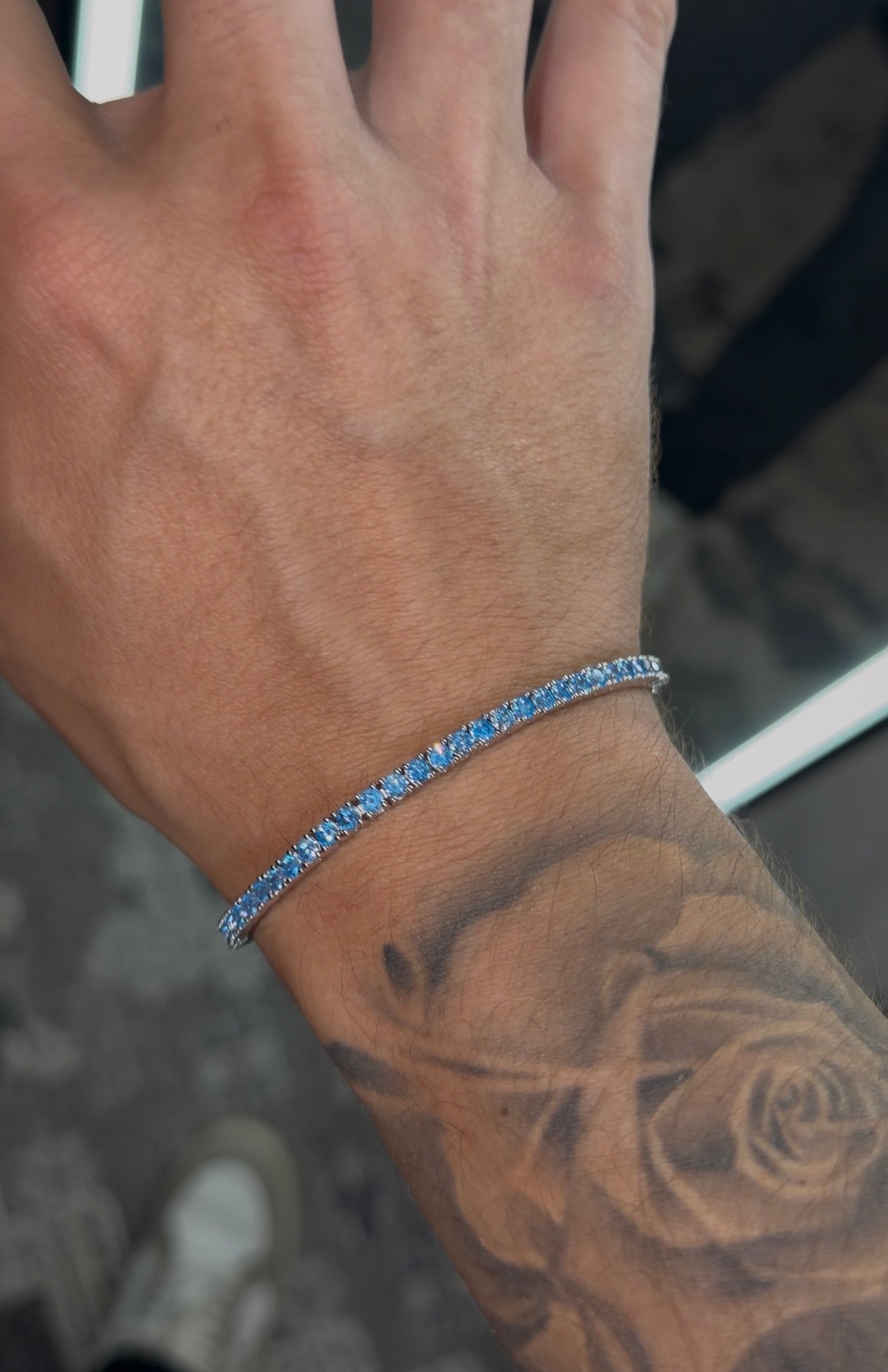 Brazalete tennis azul blu saphire con incrustaciones de circonita cubica (CZ)