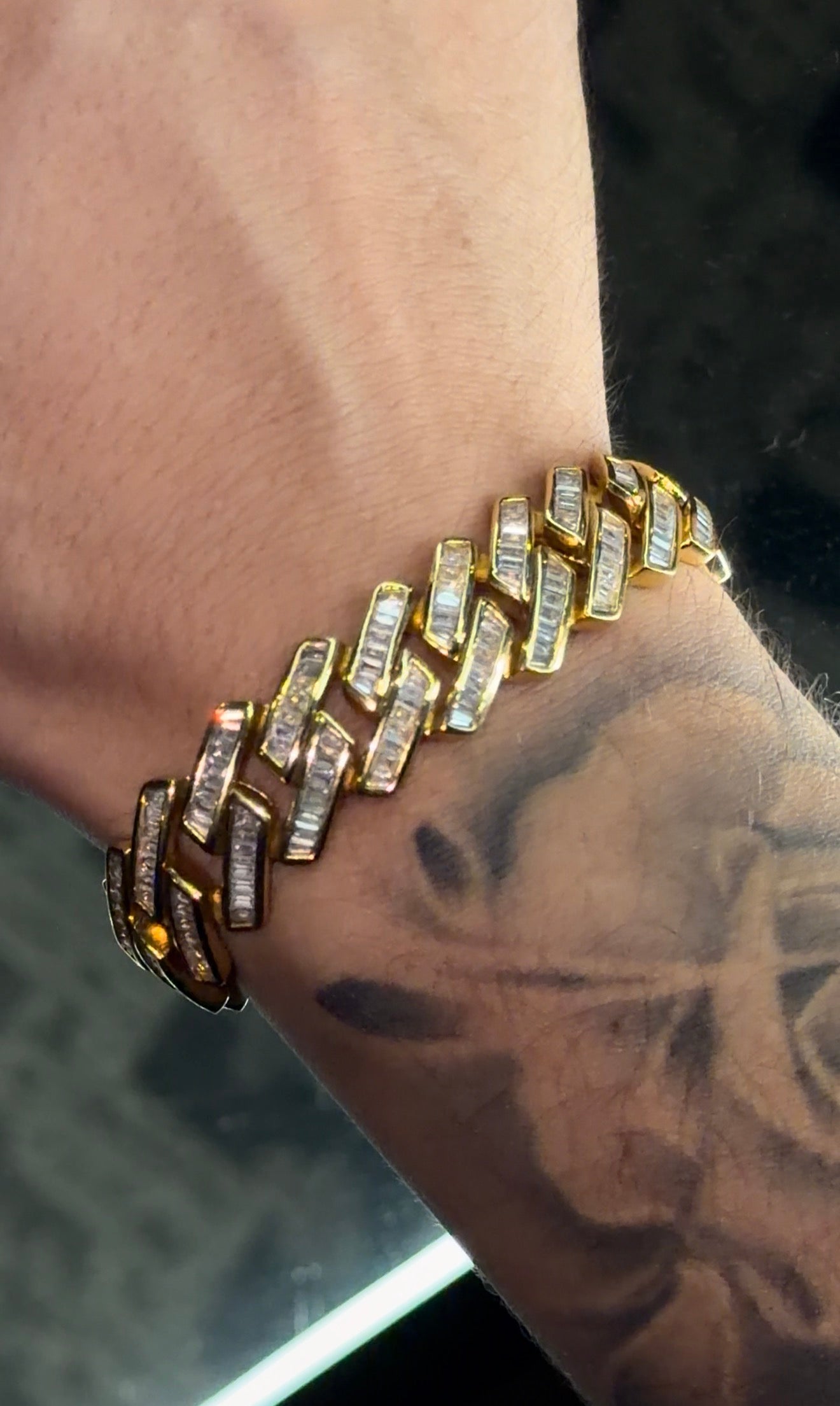 Brazalete prong baguette cuban Golden (box clasp)