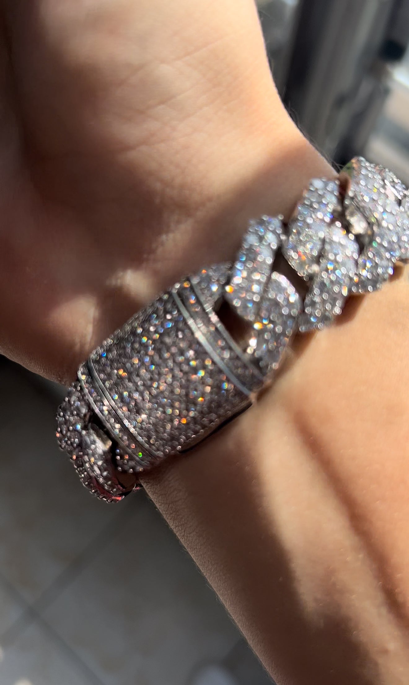 Brazalete prong link 19 mm whitegold plated