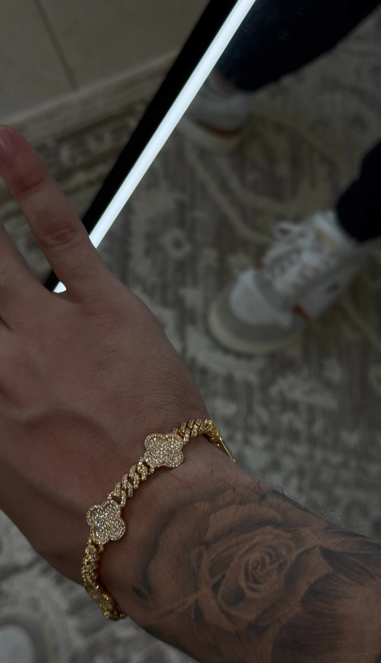 Brazalete VC. Golden full iced cuban link