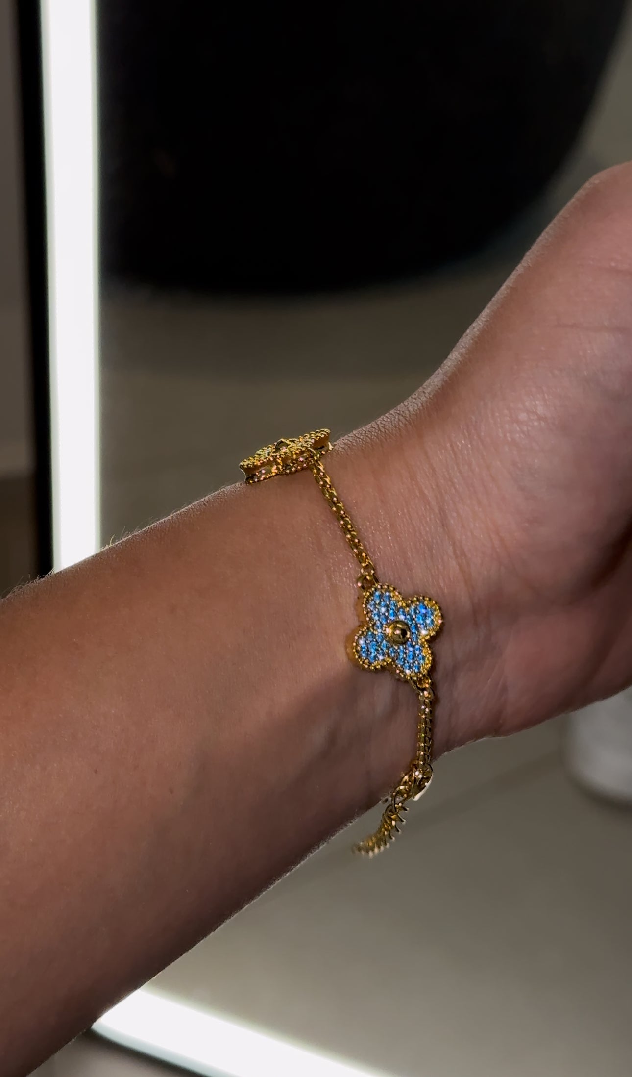 Brazalete van c. Clover blue