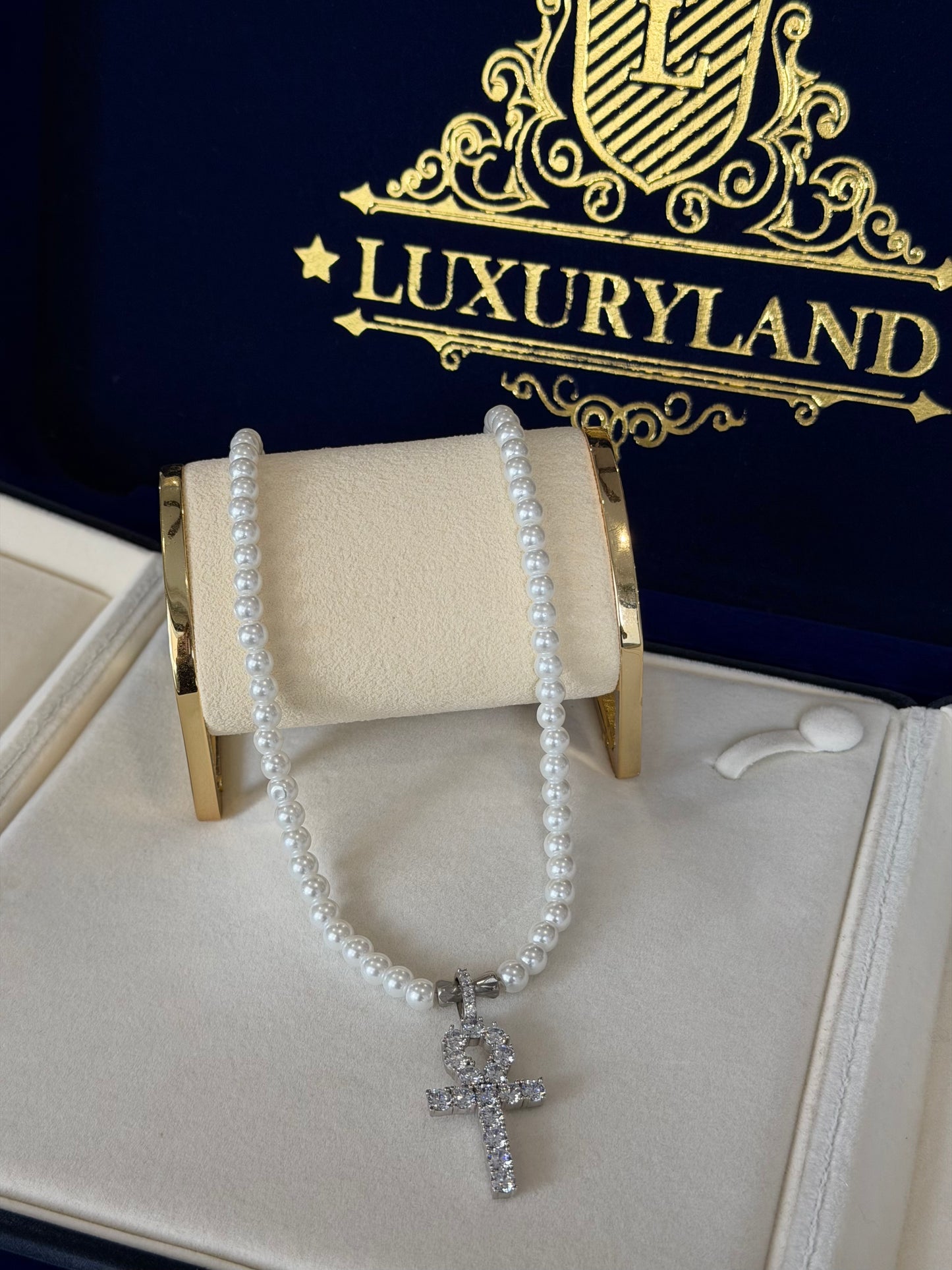 Dije de cruz tennis ankh full iced con collar de perlas de río de regalo