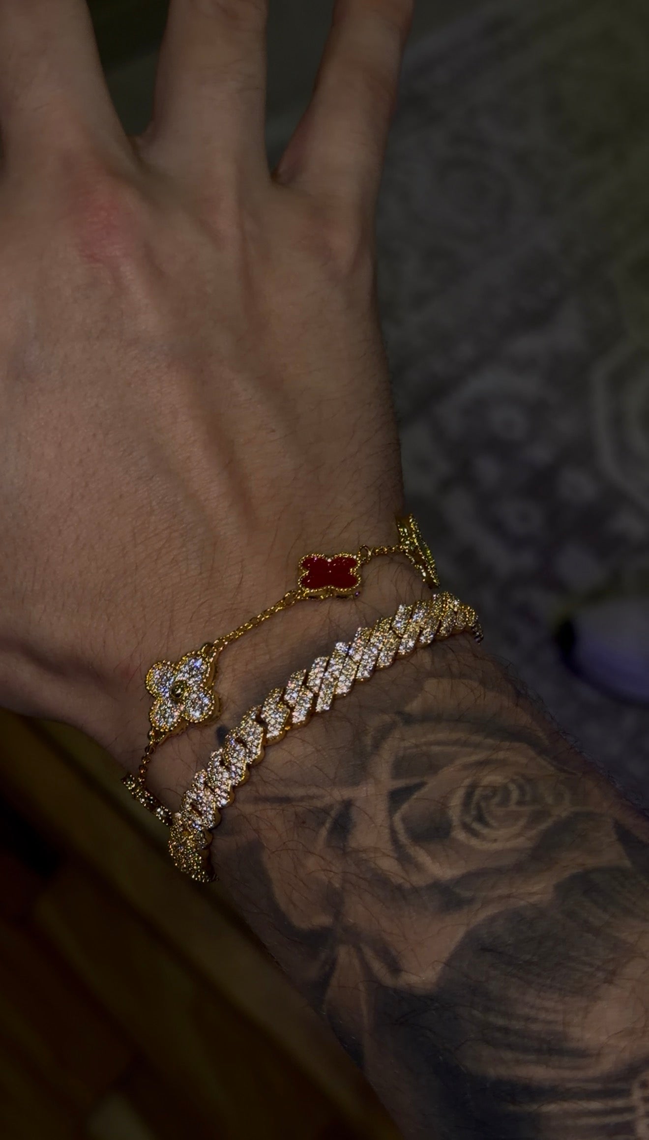 Combo dúo en promo! Brazalete VC GOLD AND RED y BRAZALETE CUBANO 8 MM PRONG LINK
