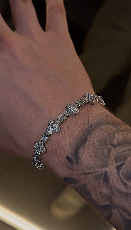 Cross whitegold bracelet box clasp