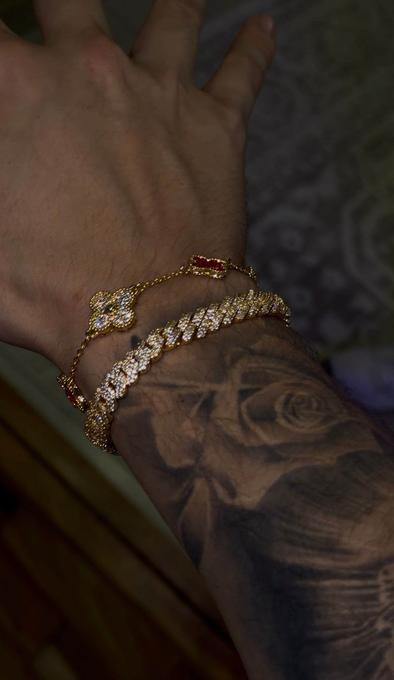 Combo dúo en promo! Brazalete VC GOLD AND RED y BRAZALETE CUBANO 8 MM PRONG LINK