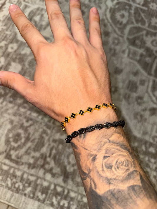 Combo dúo en promo con brazalete torzal black 6 mm fully iced out y Brazalrte VC gold and black mini